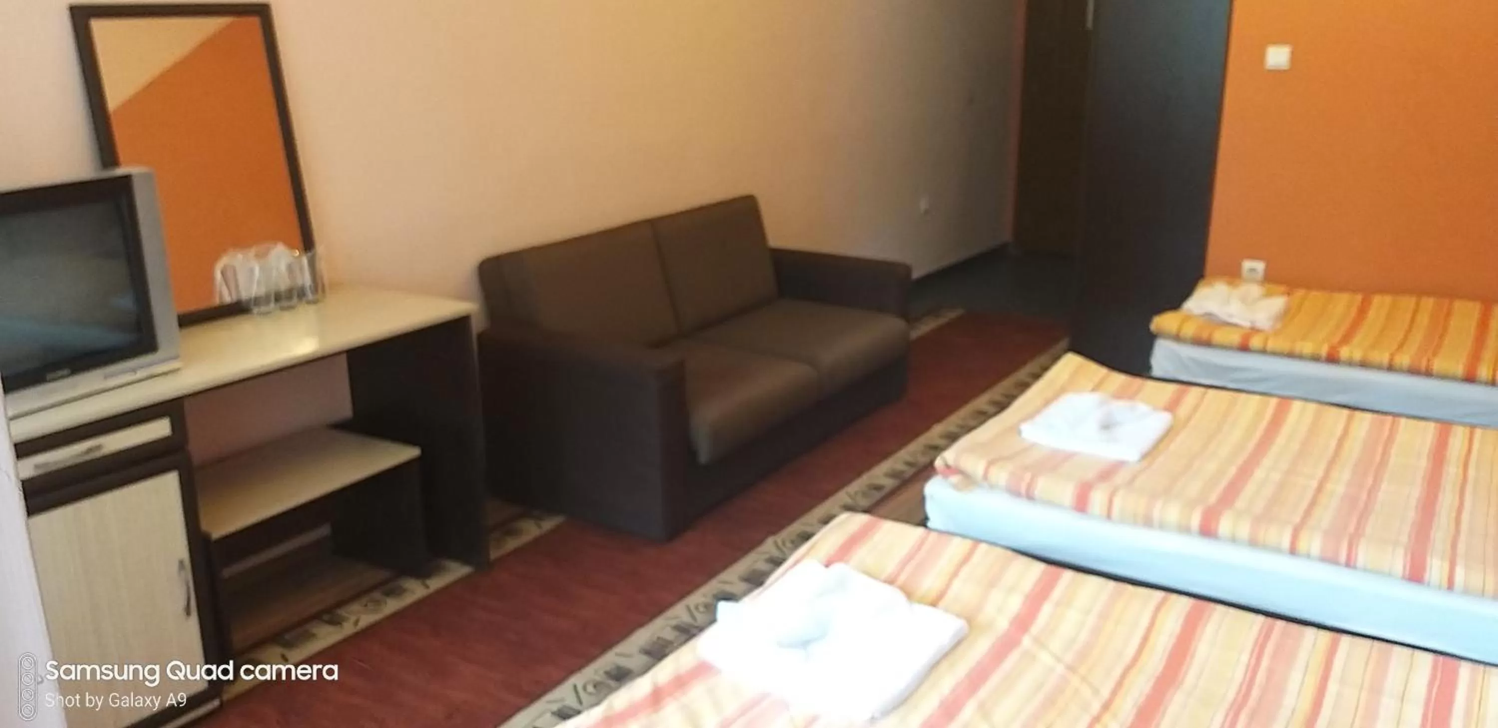 Bed in Kestenite Family Hotel