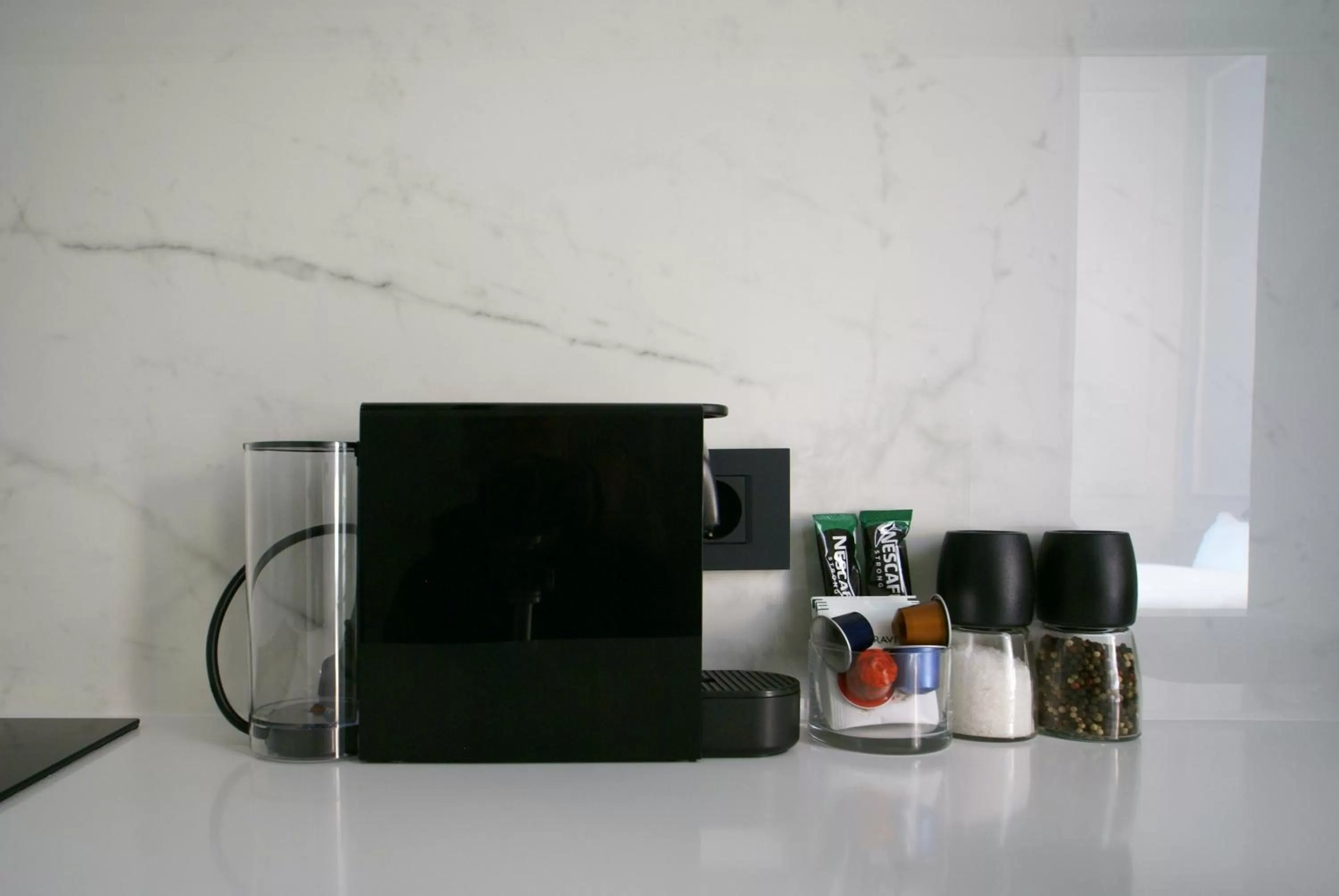 Coffee/tea facilities in Fingerprint Luxury Apartments