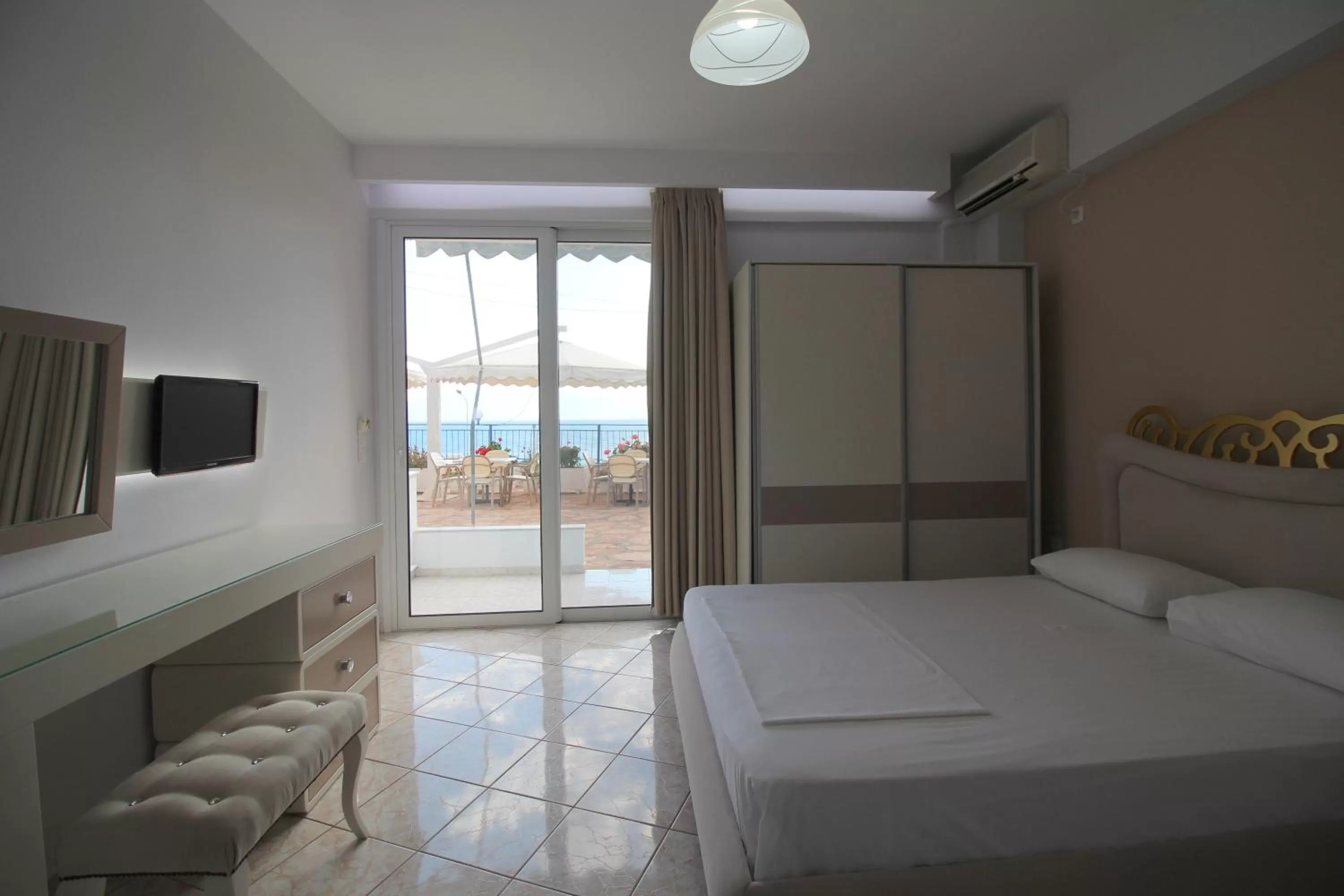 Bedroom in Murati Suites Sarandë
