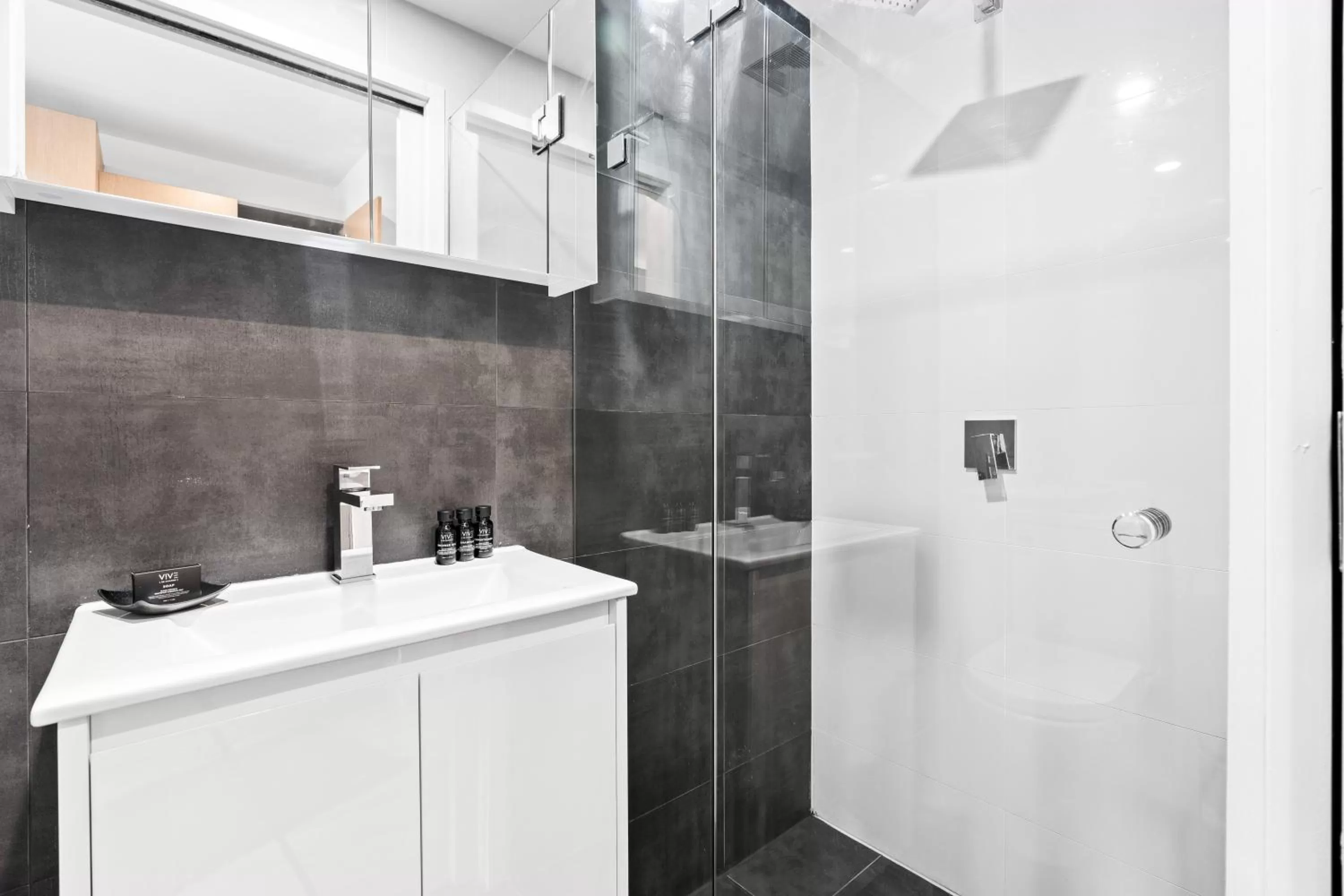 Bathroom in Seranin | Gordon