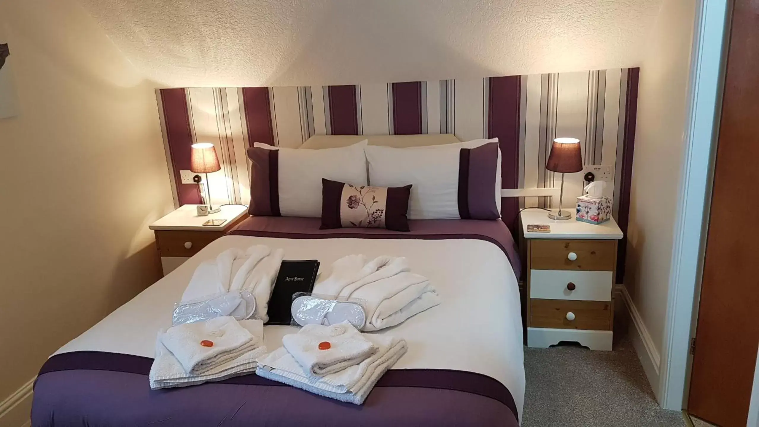 Double Room with Mountain View in Agar House Double Room with Mountain View in Agar House