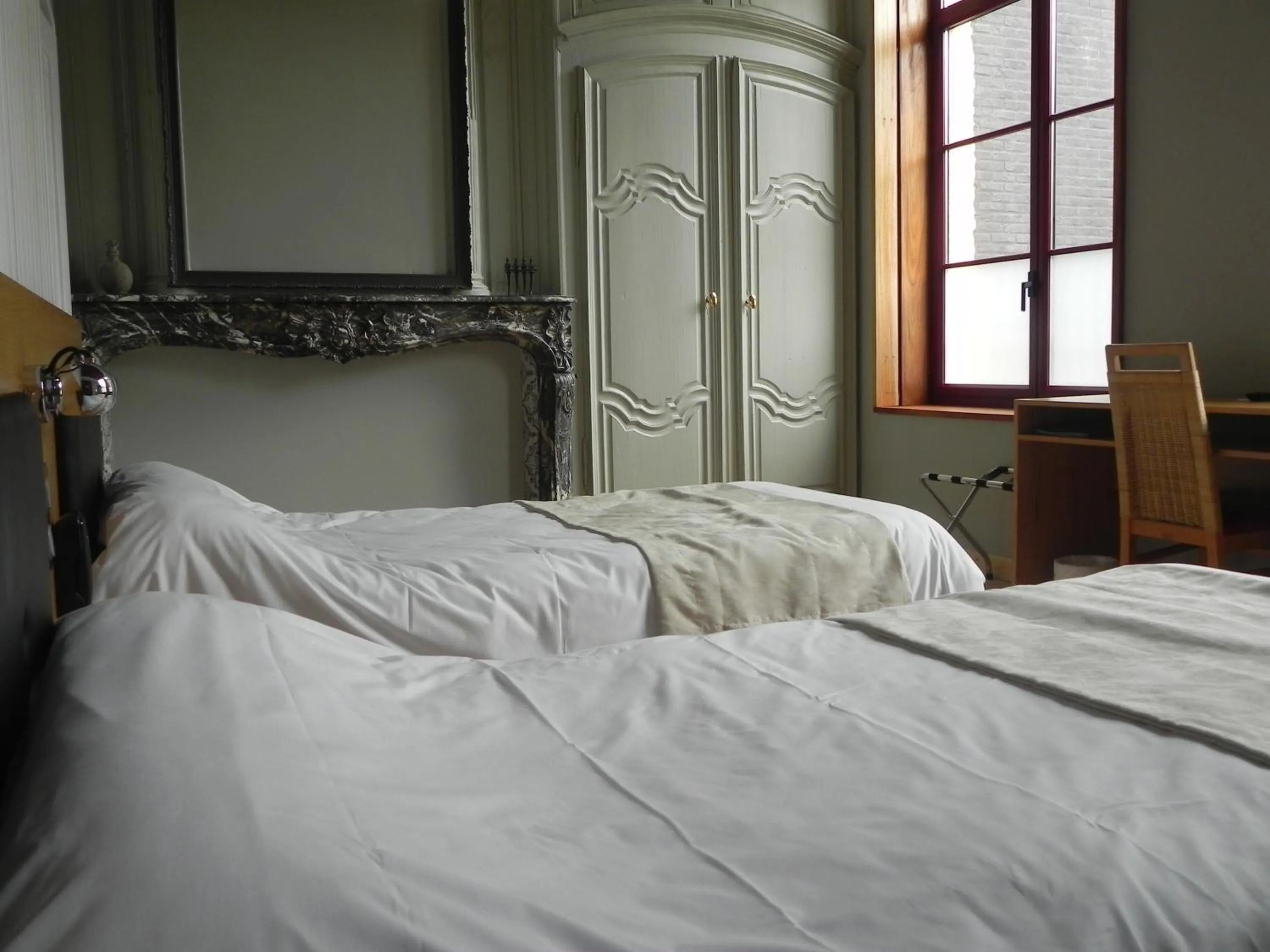 Bed in Hôtel - Restaurant Au Tonnelier