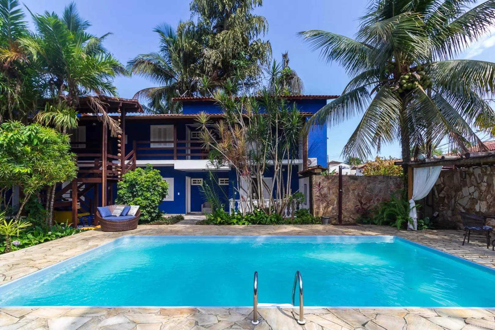 Swimming pool in Estrela do Mar Paraty