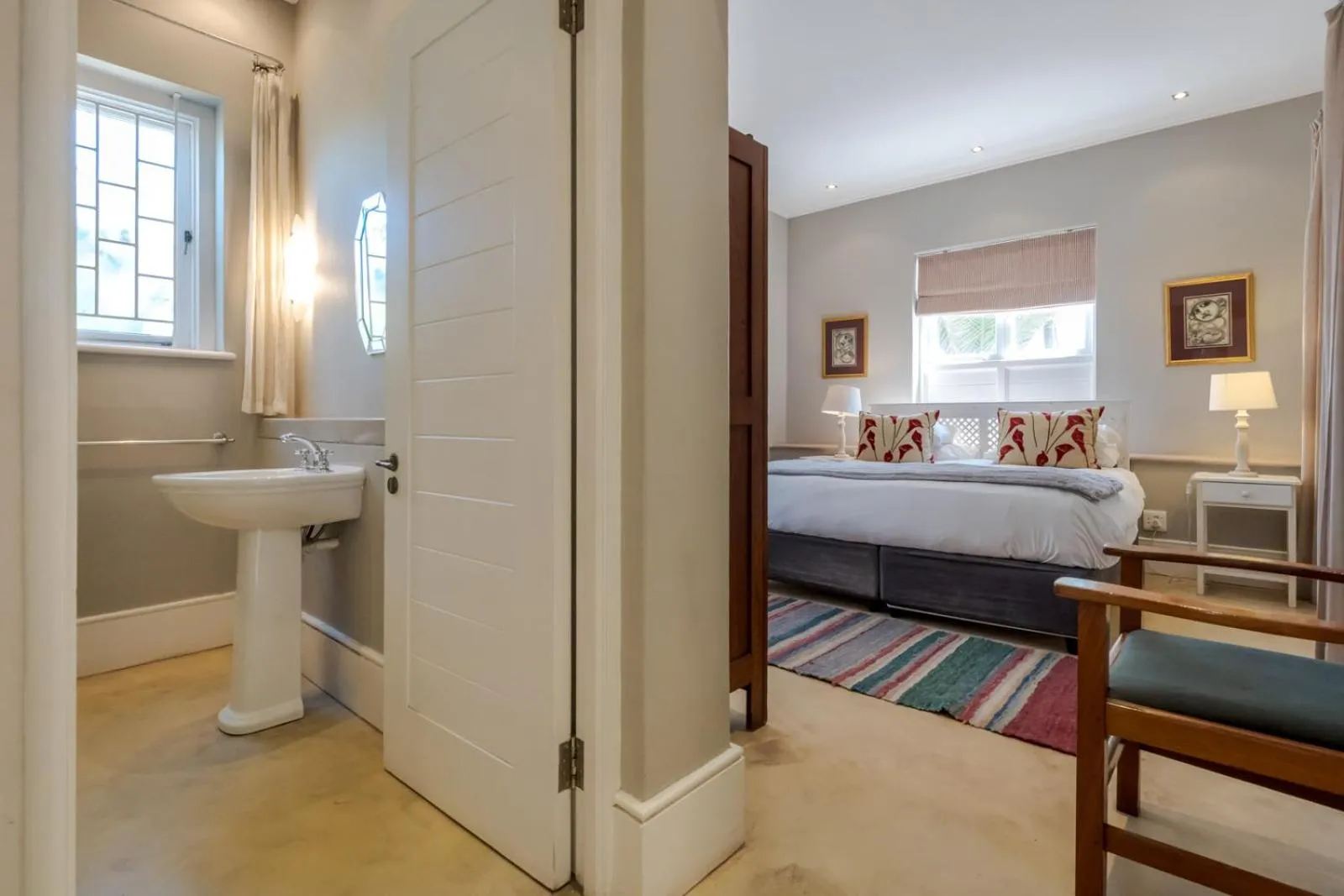 Photo of the whole room, Bed in Blue Bay Lodge