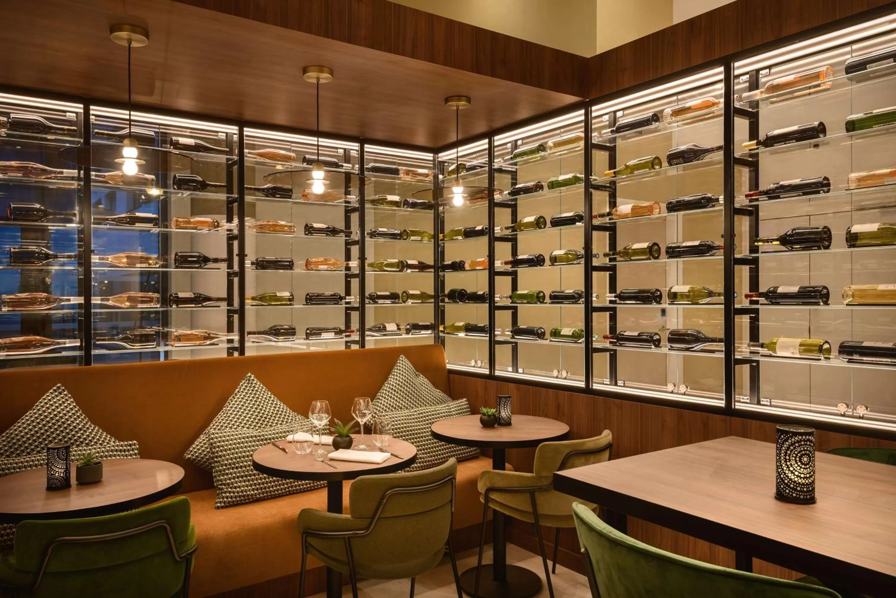 Lounge or bar in Hyatt Place Paris Charles de Gaulle Airport