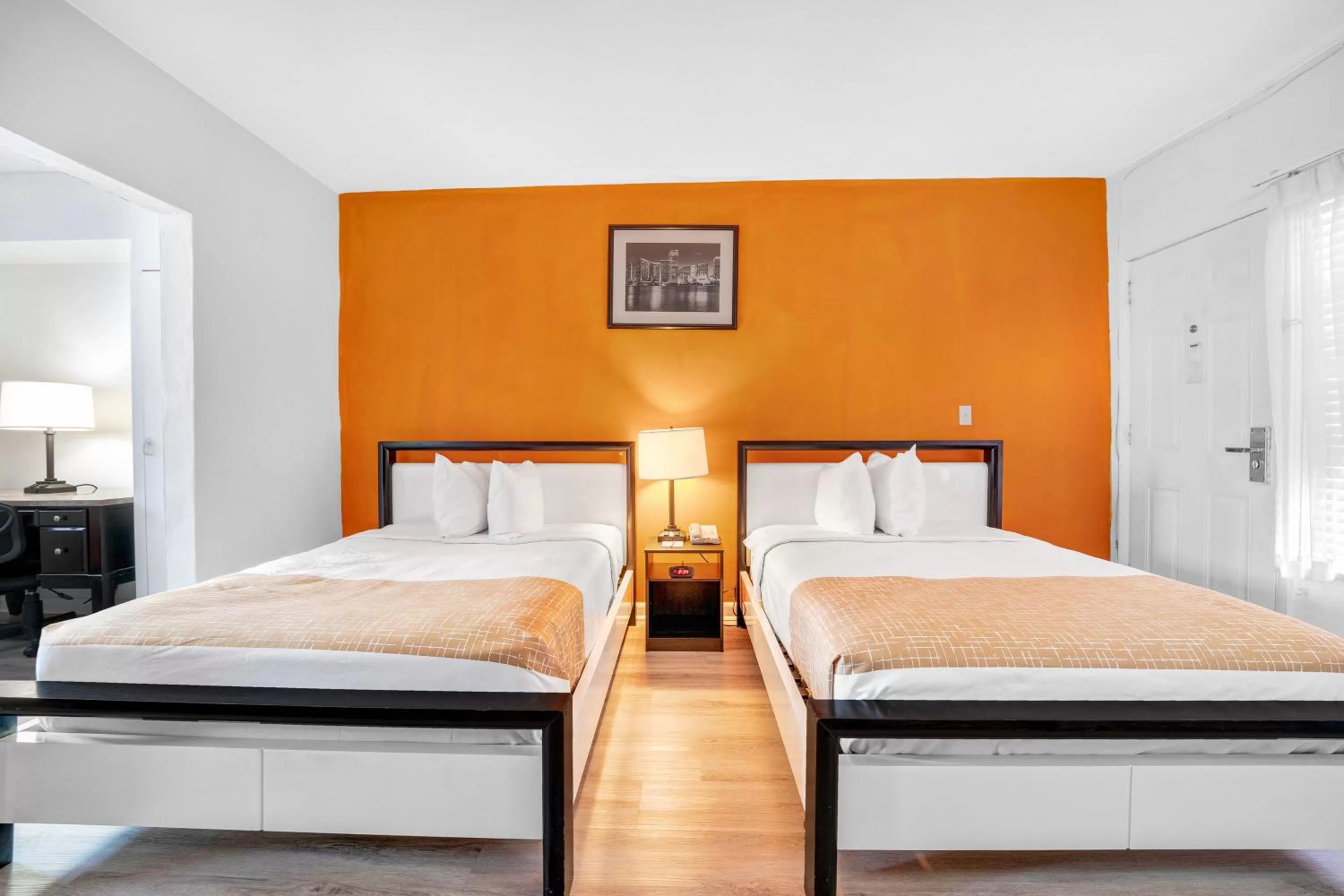 Bedroom, Bed in Travelodge by Wyndham Miami Biscayne Bay