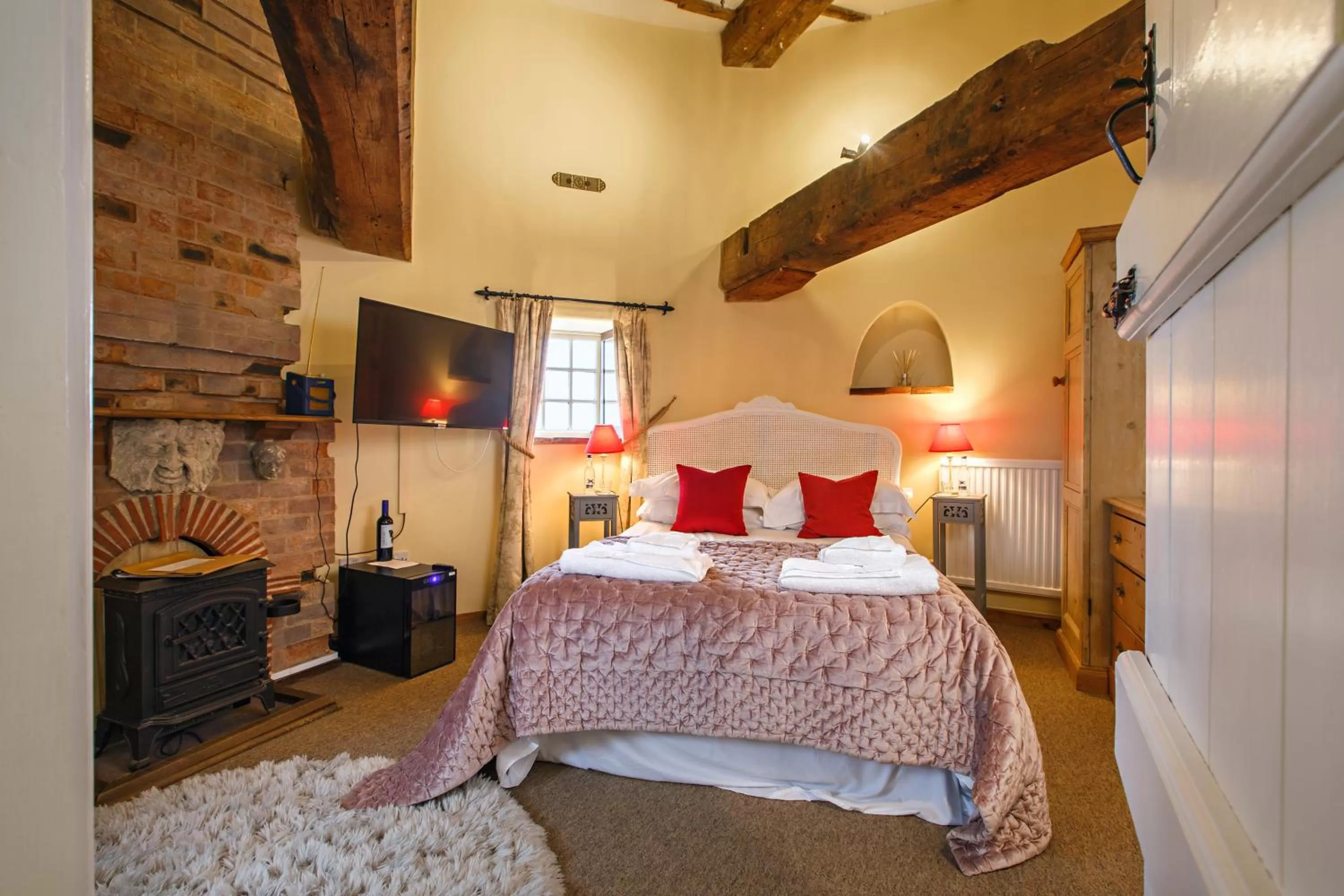 Bedroom, Bed in Cley Windmill