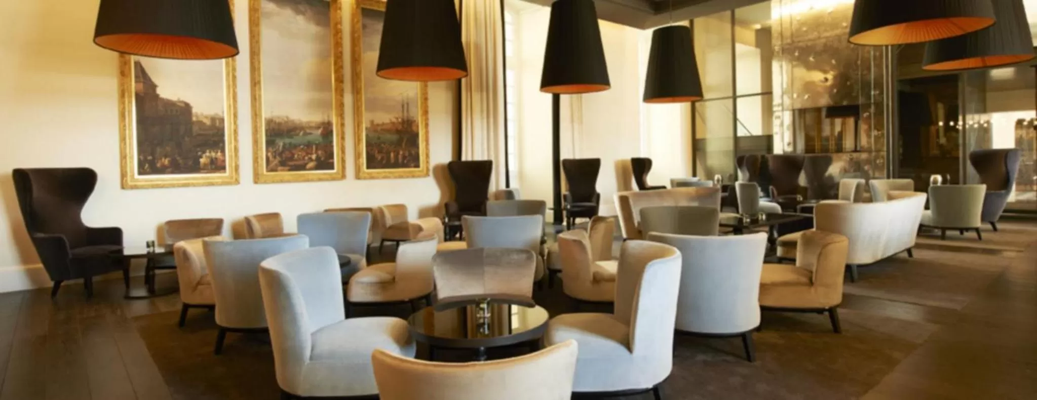 Lounge or bar in InterContinental Marseille - Hotel Dieu by IHG