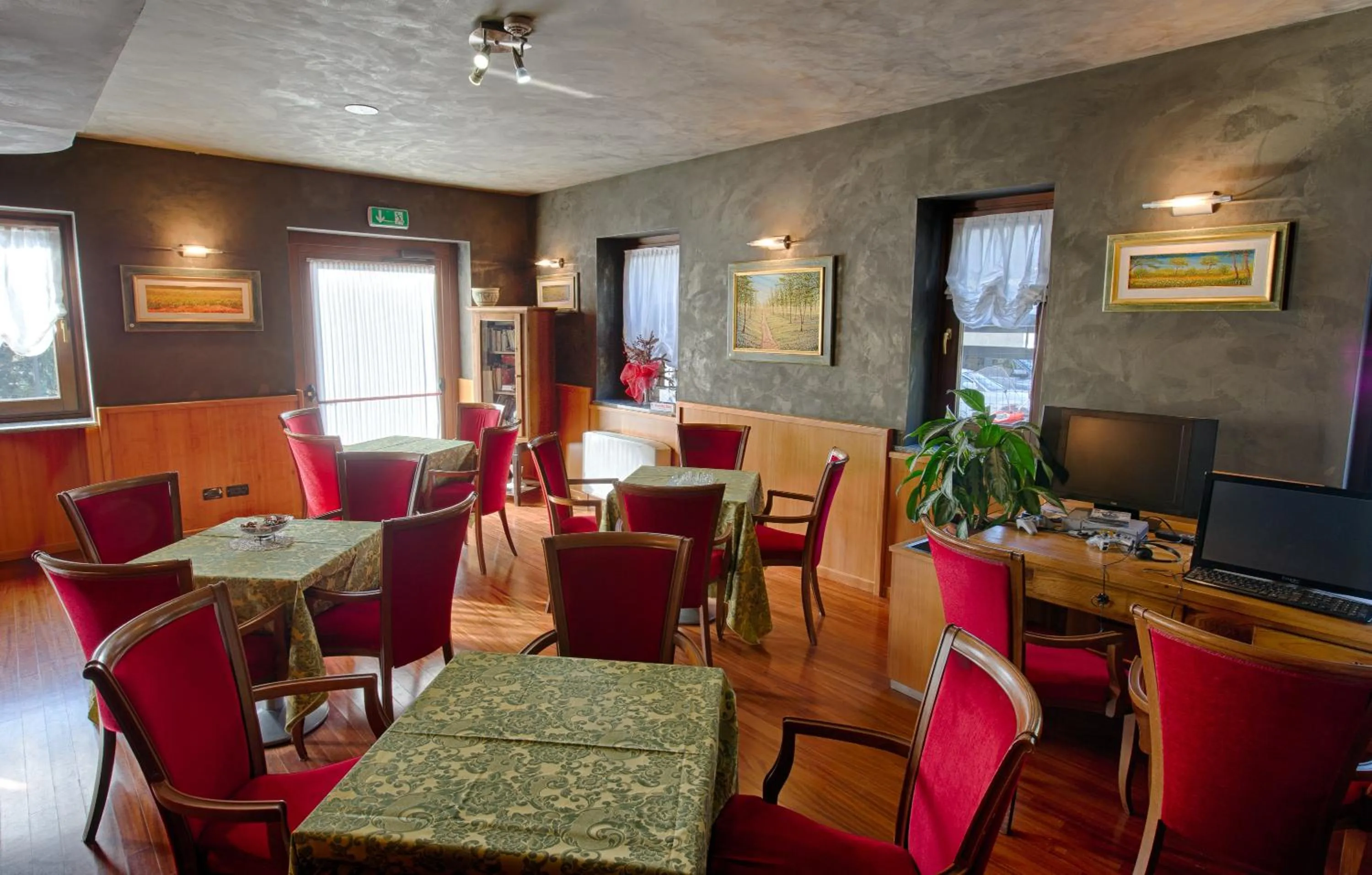 Lounge or bar in Hotel Au Soleil