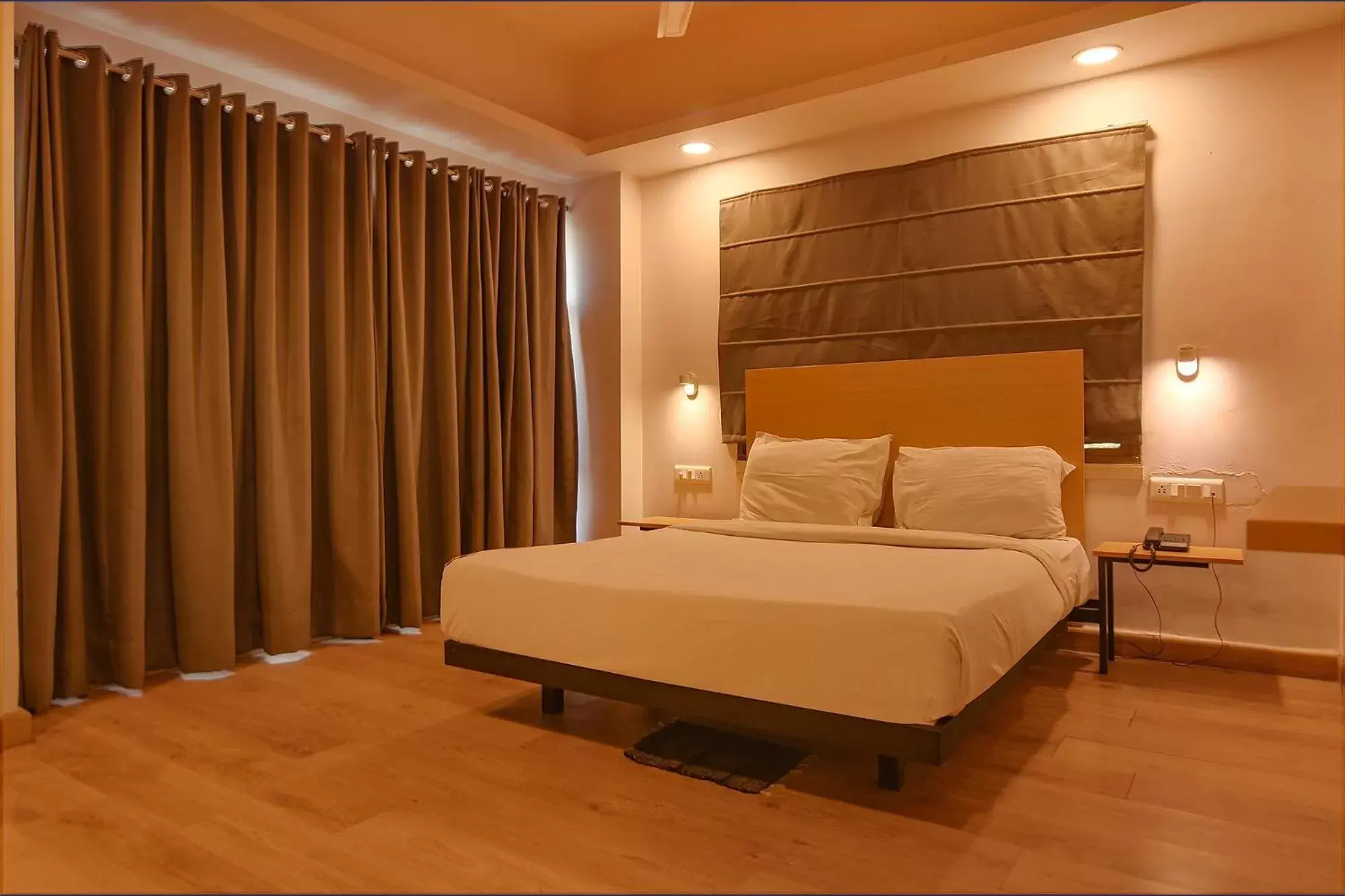 Executive Triple Room in Townhouse Suncitel Near Kolkata Airport Executive Triple Room in Townhouse Suncitel Near Kolkata Airport
