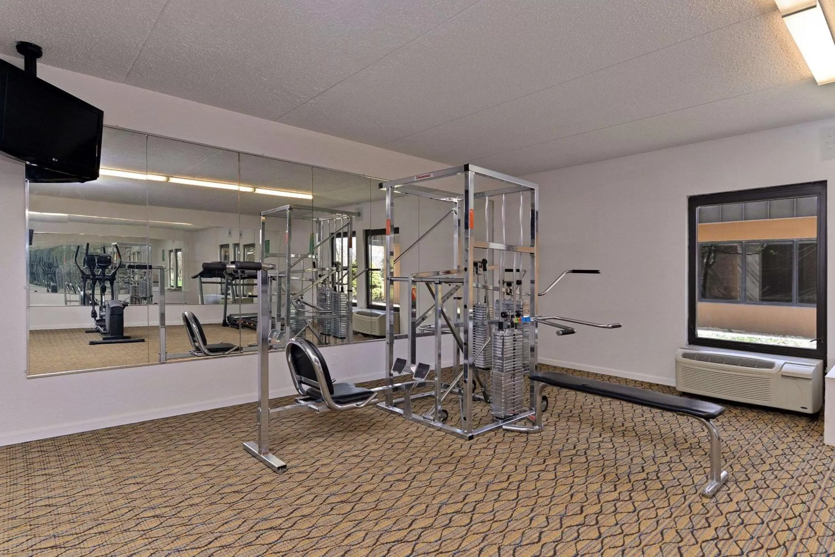 Fitness centre/facilities in Quality Inn & Suites Matteson near I-57