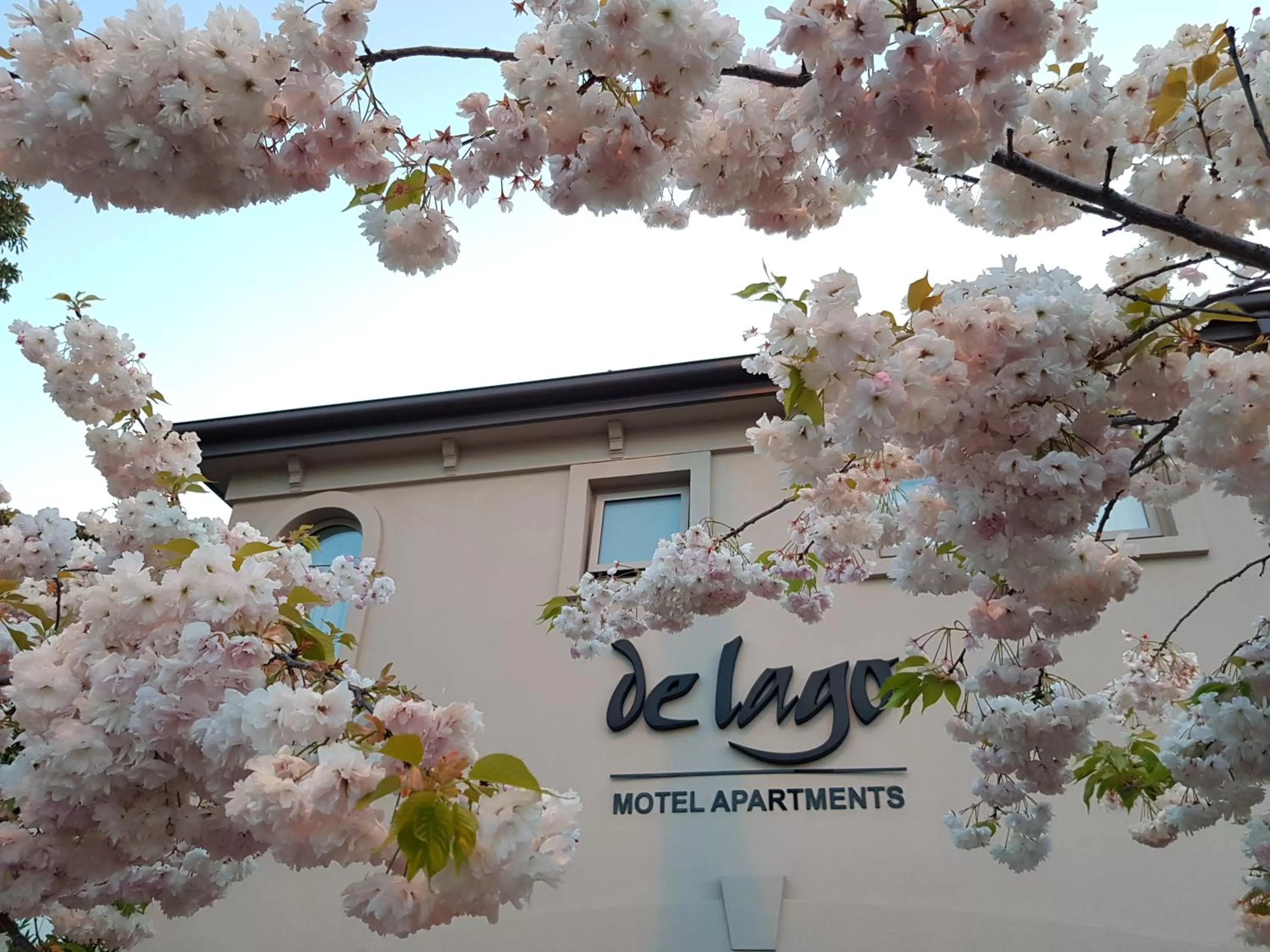 Facade/entrance in Delago Motel/Apartments