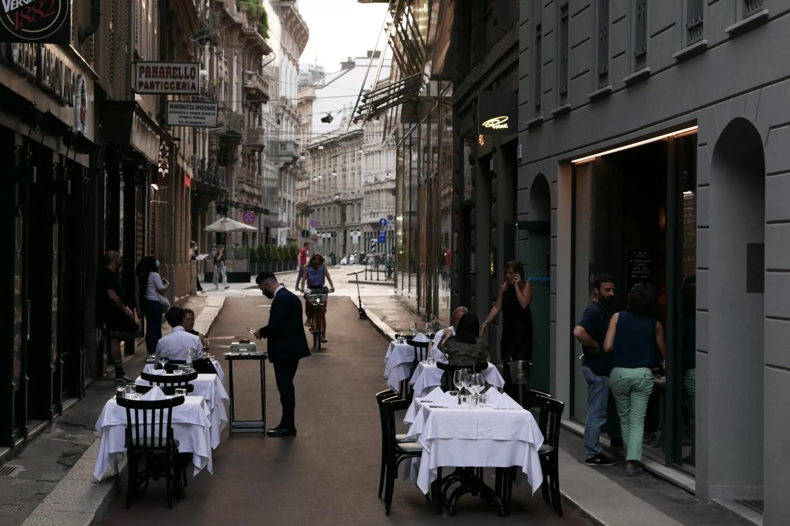 Restaurant/places to eat in Speronari Suites