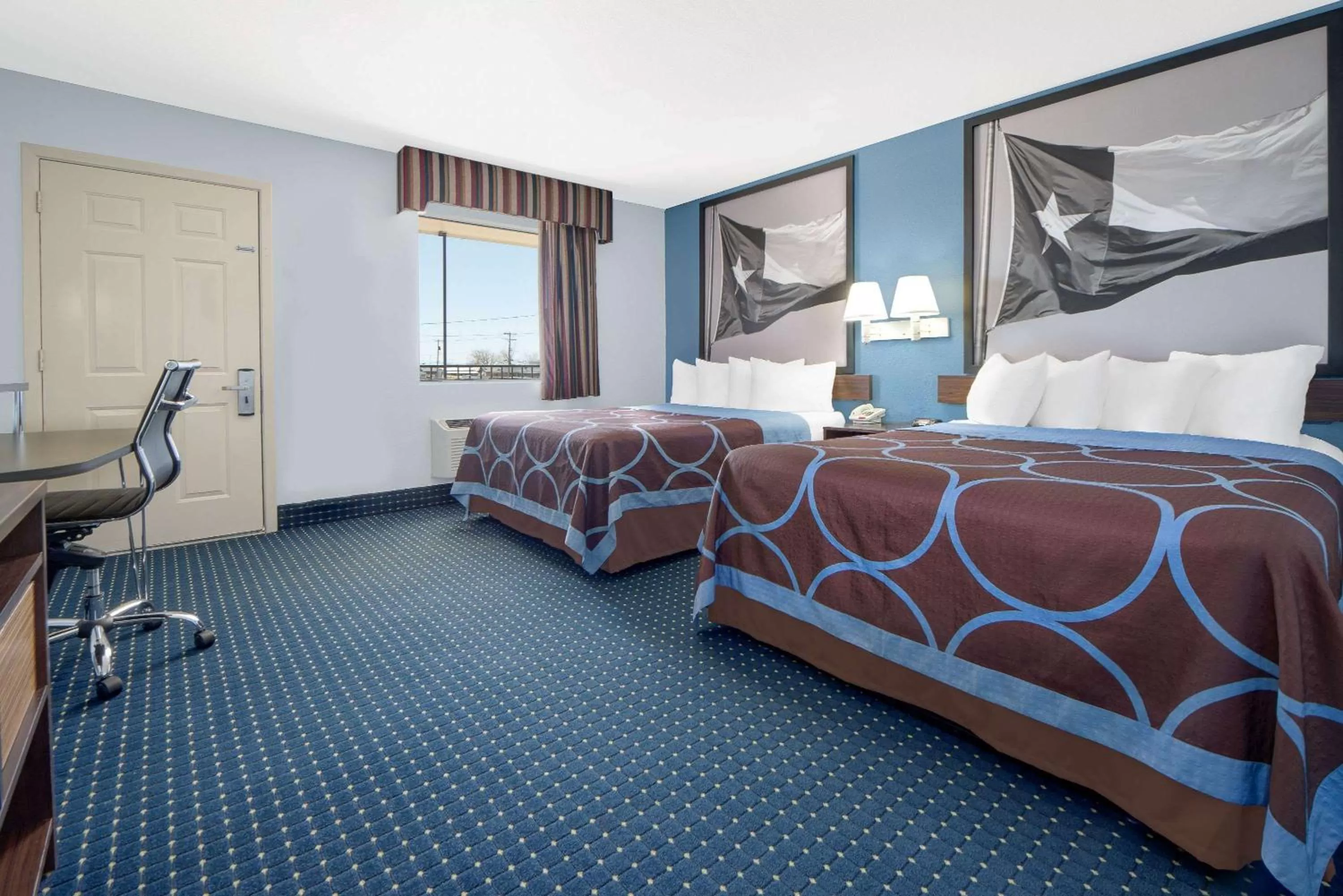 Photo of the whole room, Bed in Super 8 by Wyndham Dumas TX