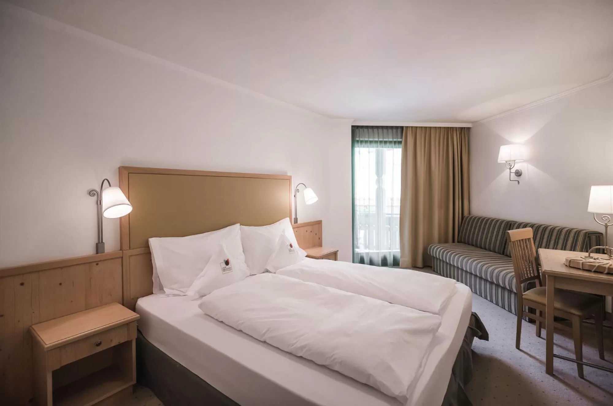 Bed in Vierbrunnenhof