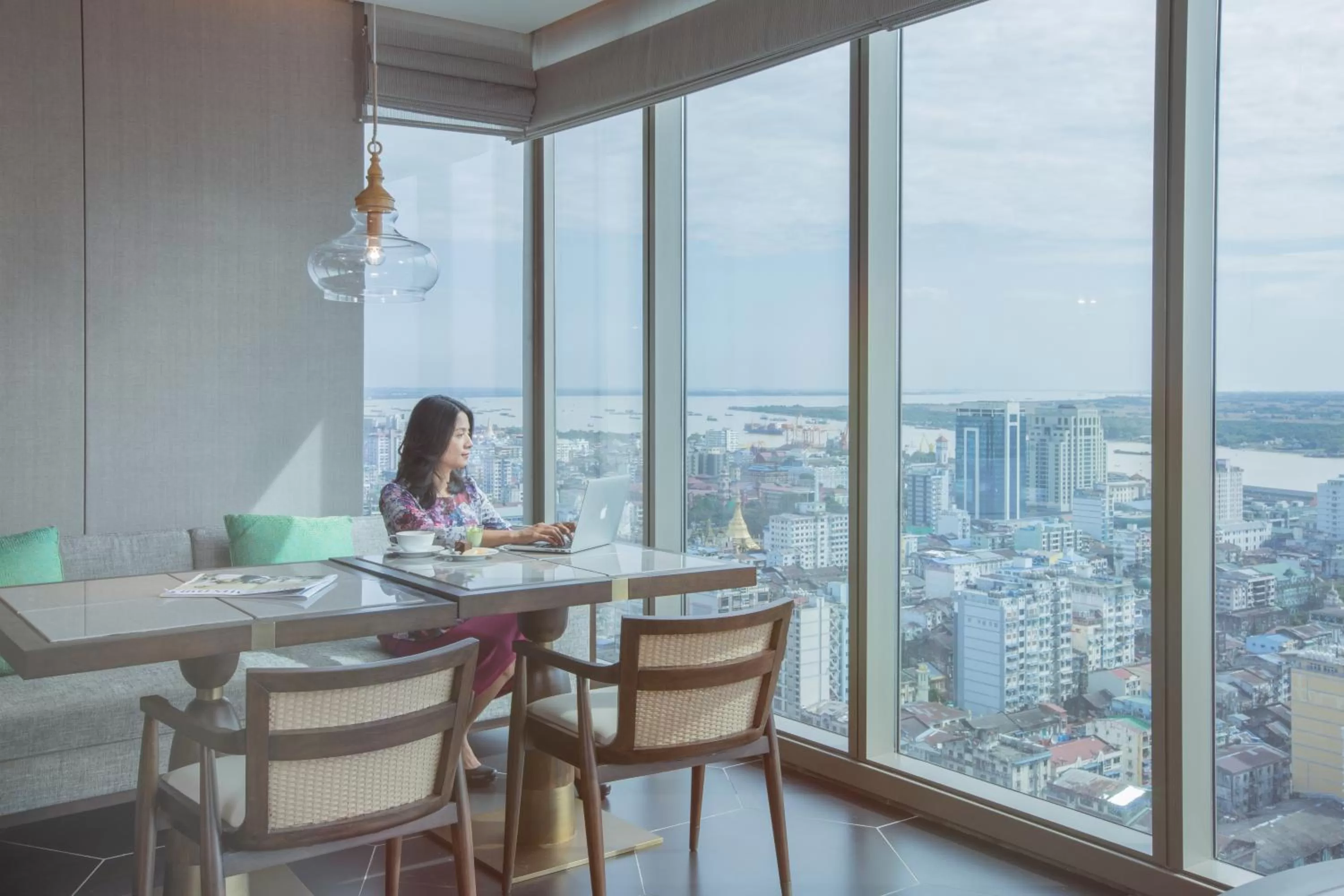 Lounge or bar in Pan Pacific Yangon