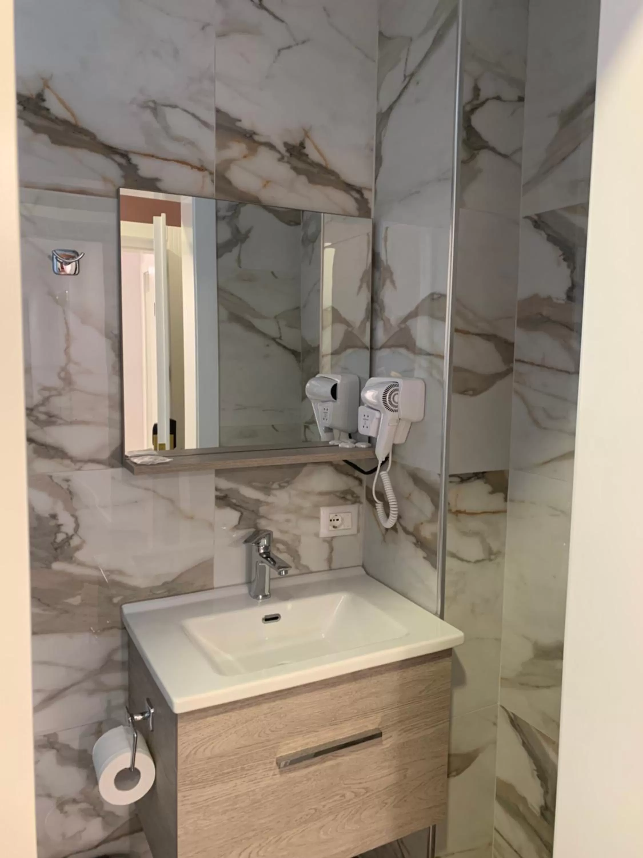 Bathroom in Grand Hotel Pogradec