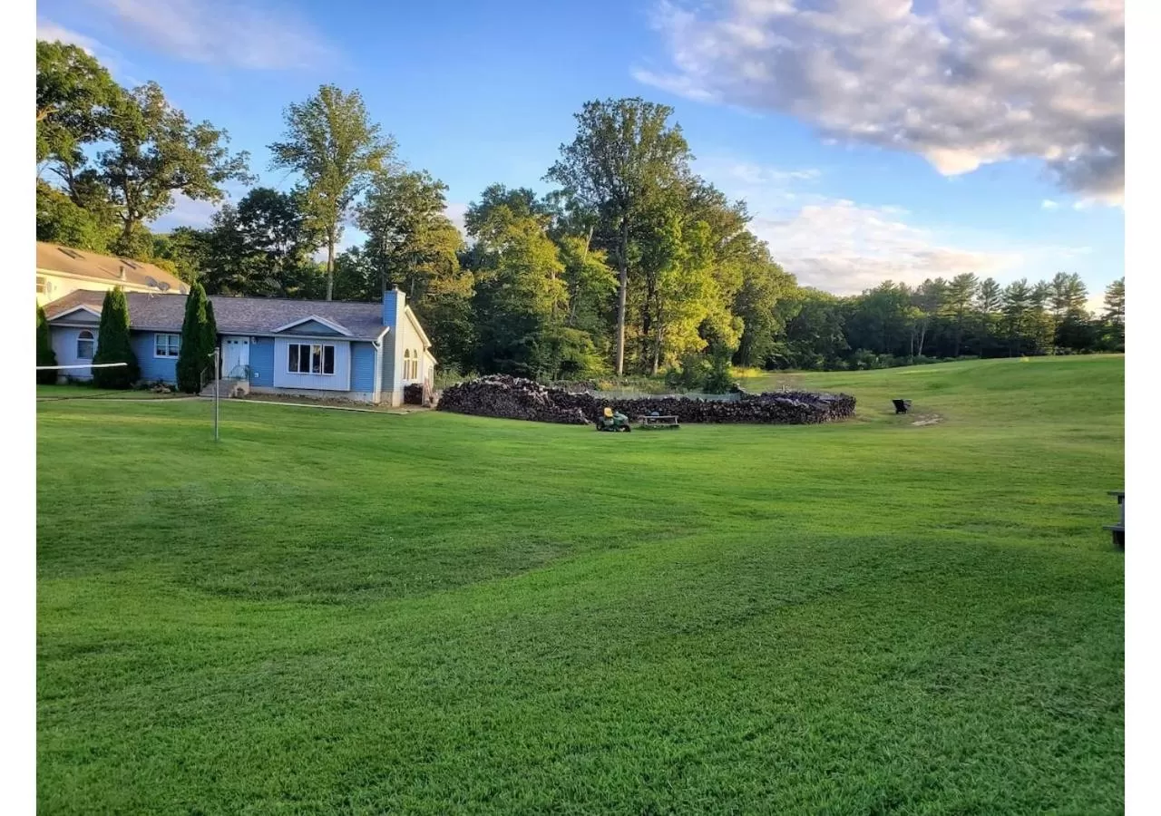 Property building in Glenwood Inn - Stroudsburg