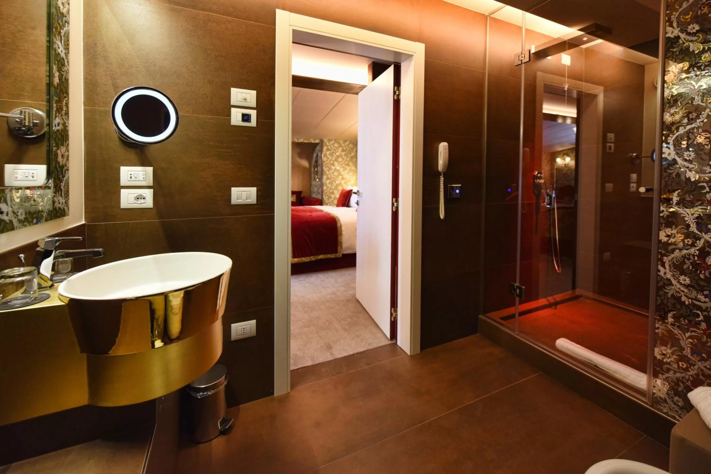 Bathroom in Papadopoli Hotel Venezia - MGallery Collection