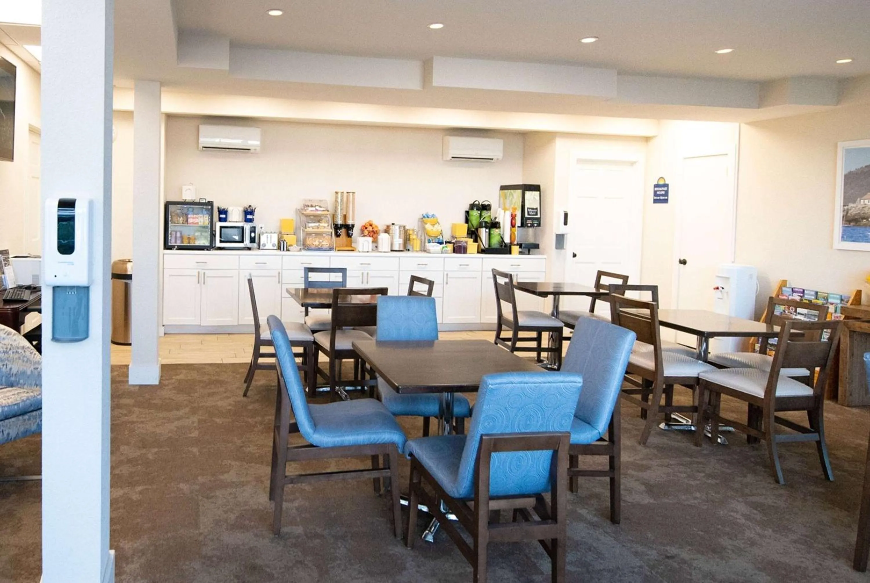 Breakfast in Days Inn by Wyndham Bar Harbor