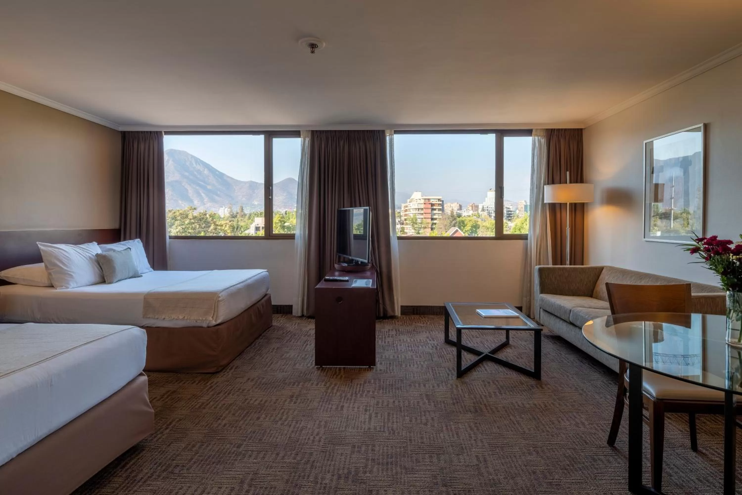 Photo of the whole room, Bed in Hotel Director Vitacura