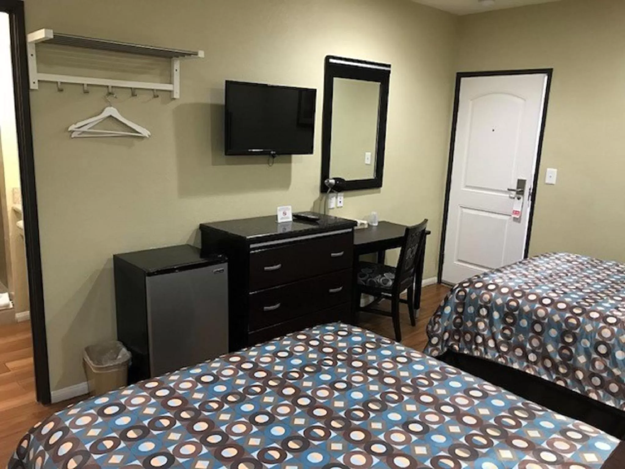 TV and multimedia, Bed in Berkshire Motor Hotel