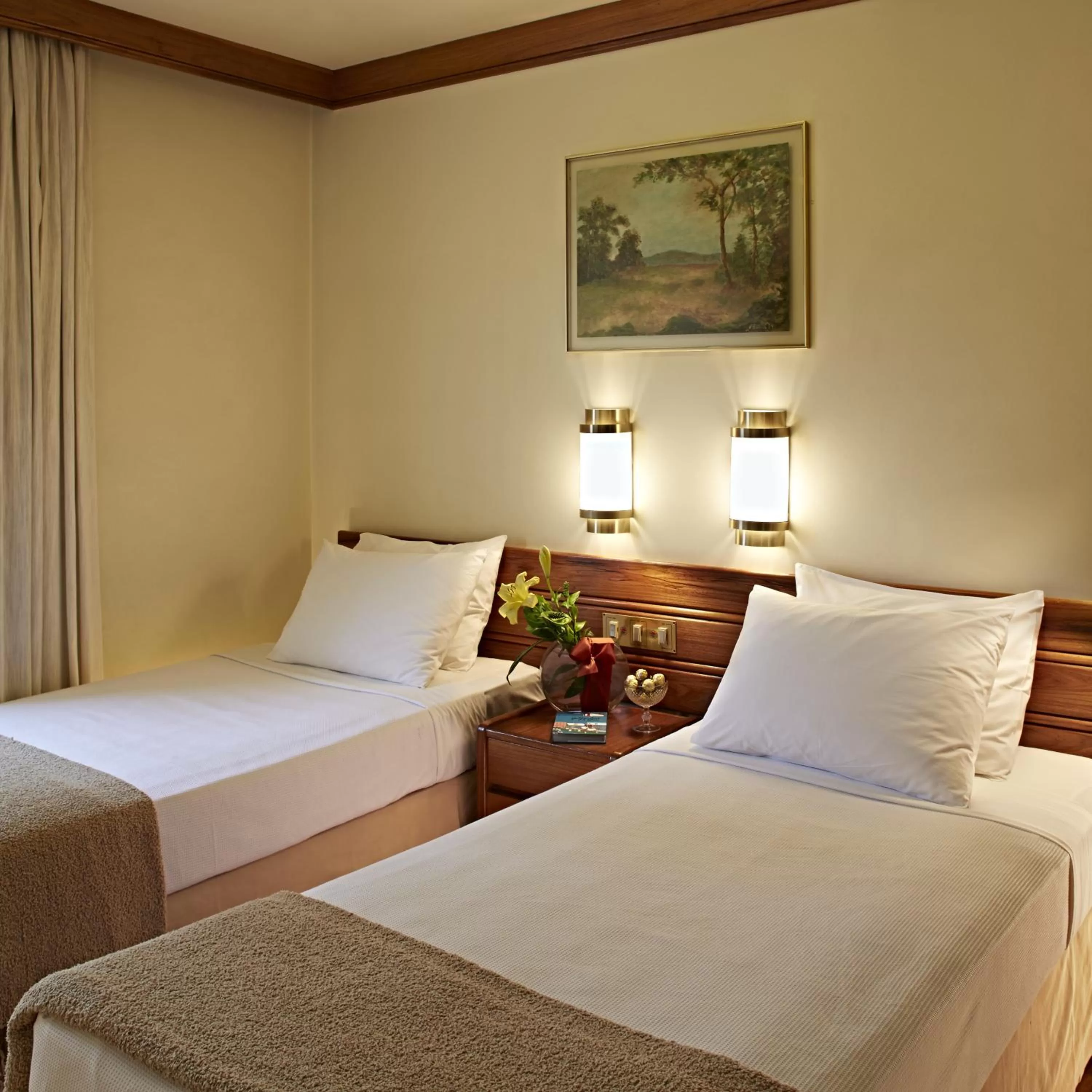 Twin Room - single occupancy in Regent Park Suite Hotel