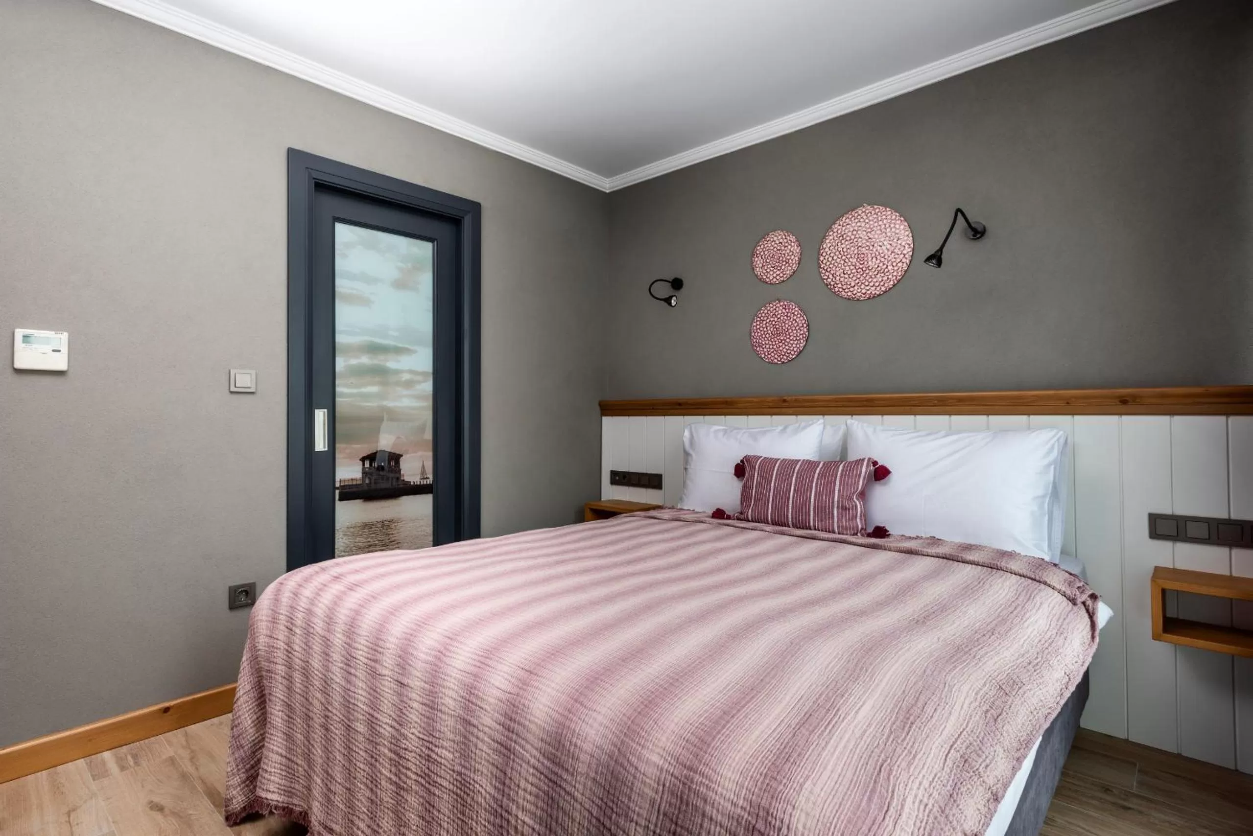 Photo of the whole room, Bed in Istanbul Old City Colorful Houses Balat PETRION Hotel