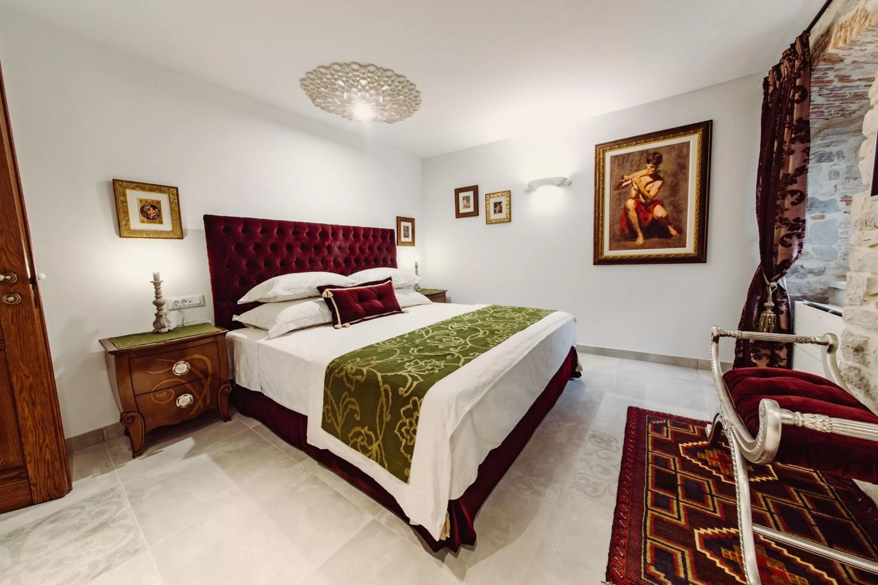 Bedroom, Bed in Villa Nepos Hotel