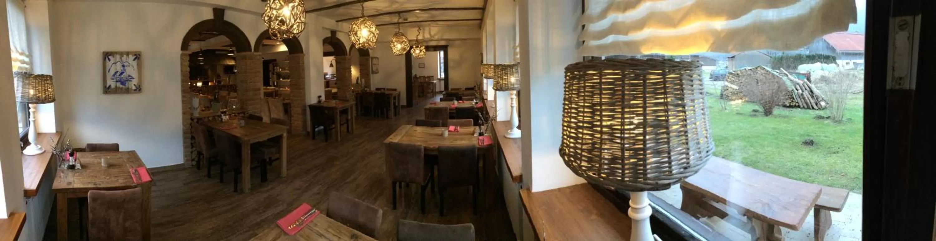 Restaurant/places to eat in Alpinhotel INzeller