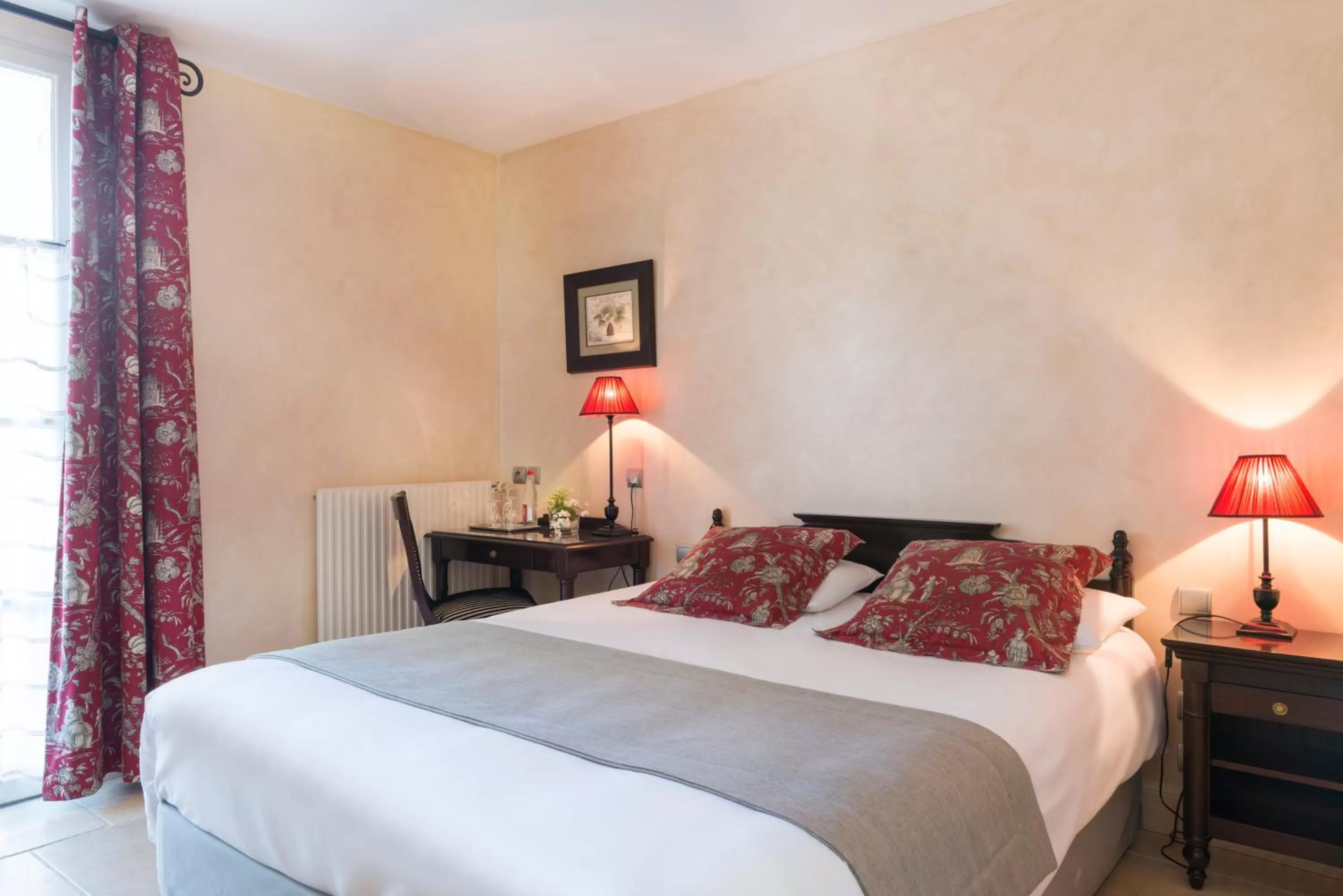 Bedroom, Bed in Hôtel Aux Vieux Remparts, The Originals Relais