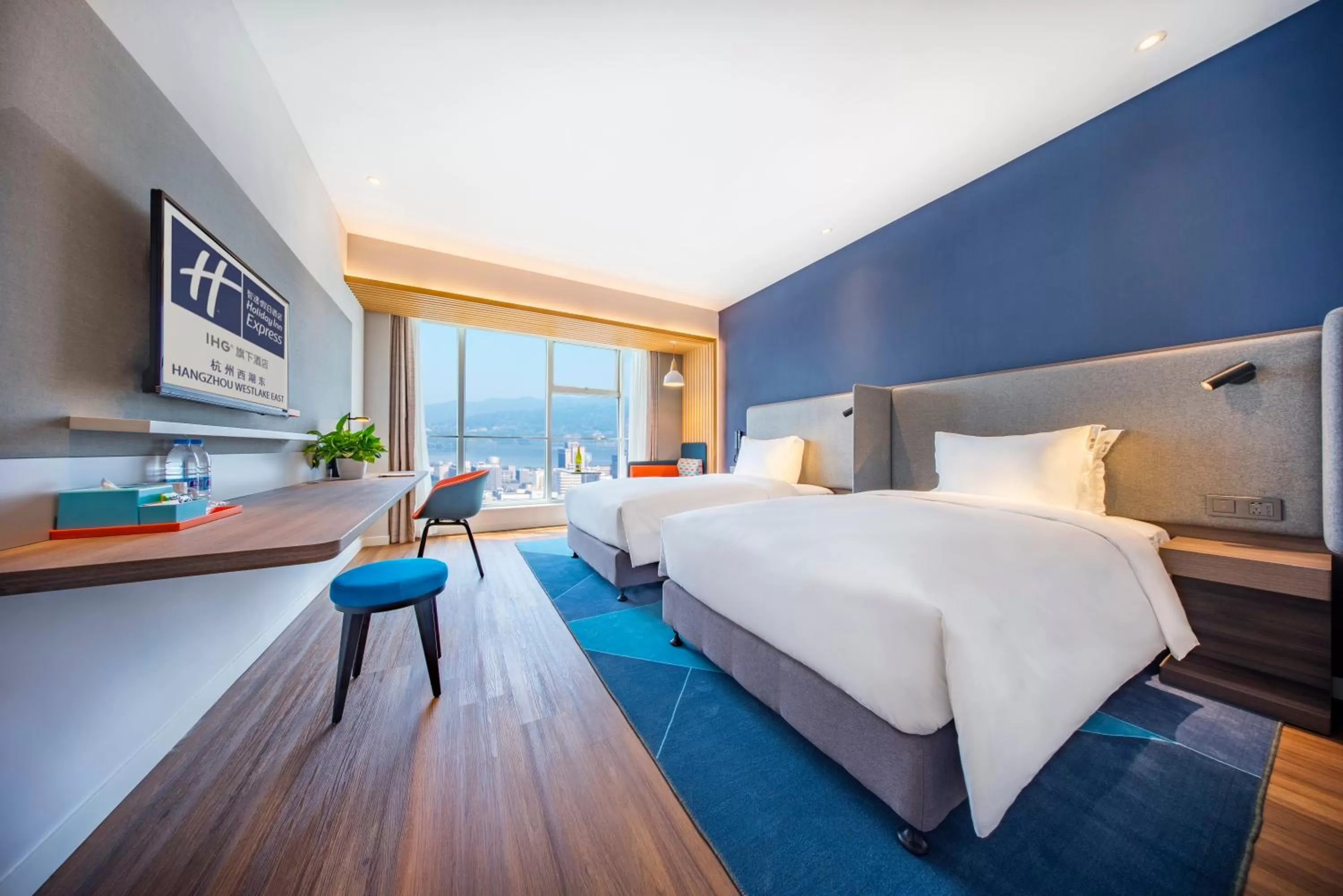 Photo of the whole room, Bed in Holiday Inn Express Hangzhou Westlake East by IHG