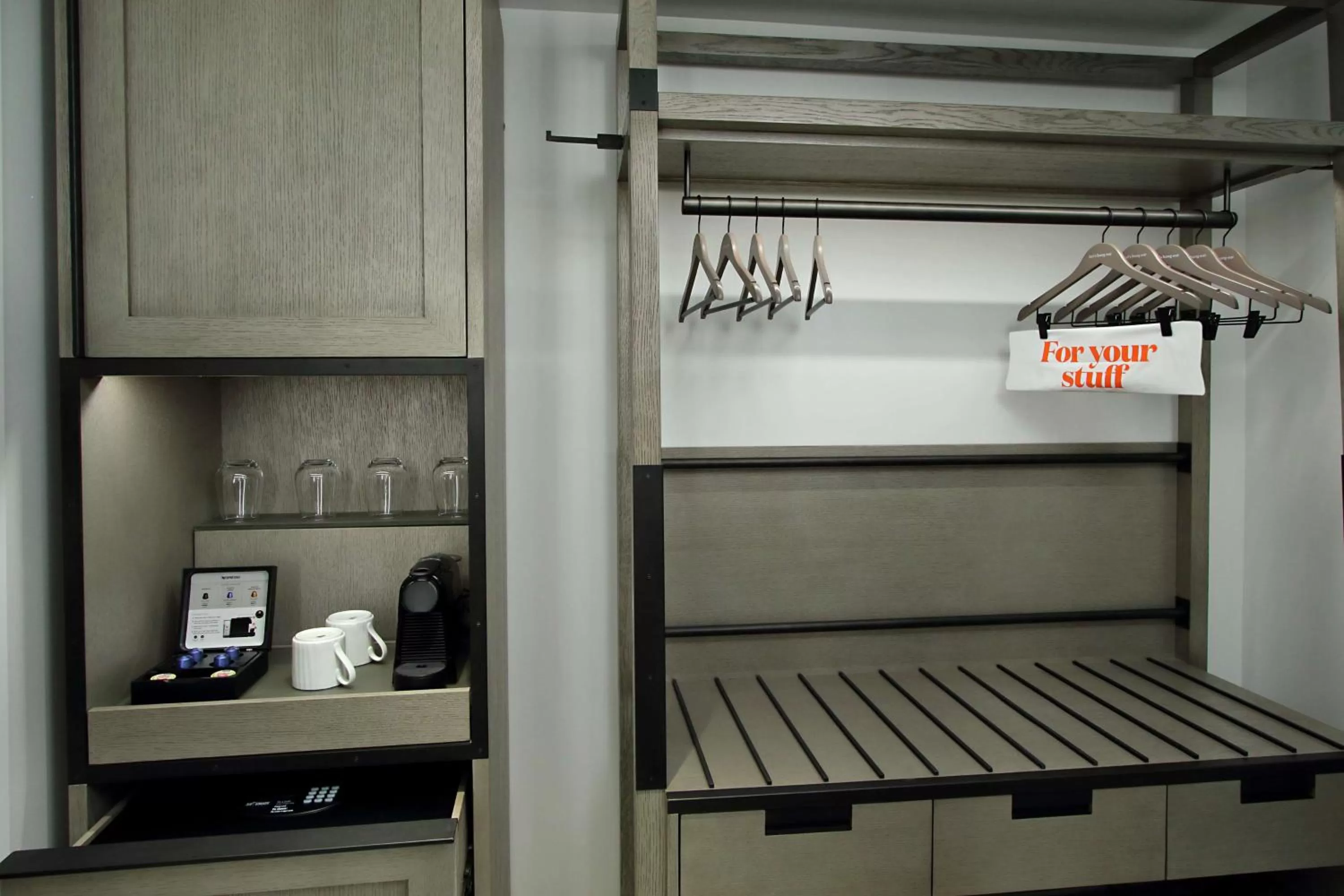 Bedroom in Canopy By Hilton Columbus Downtown Short North