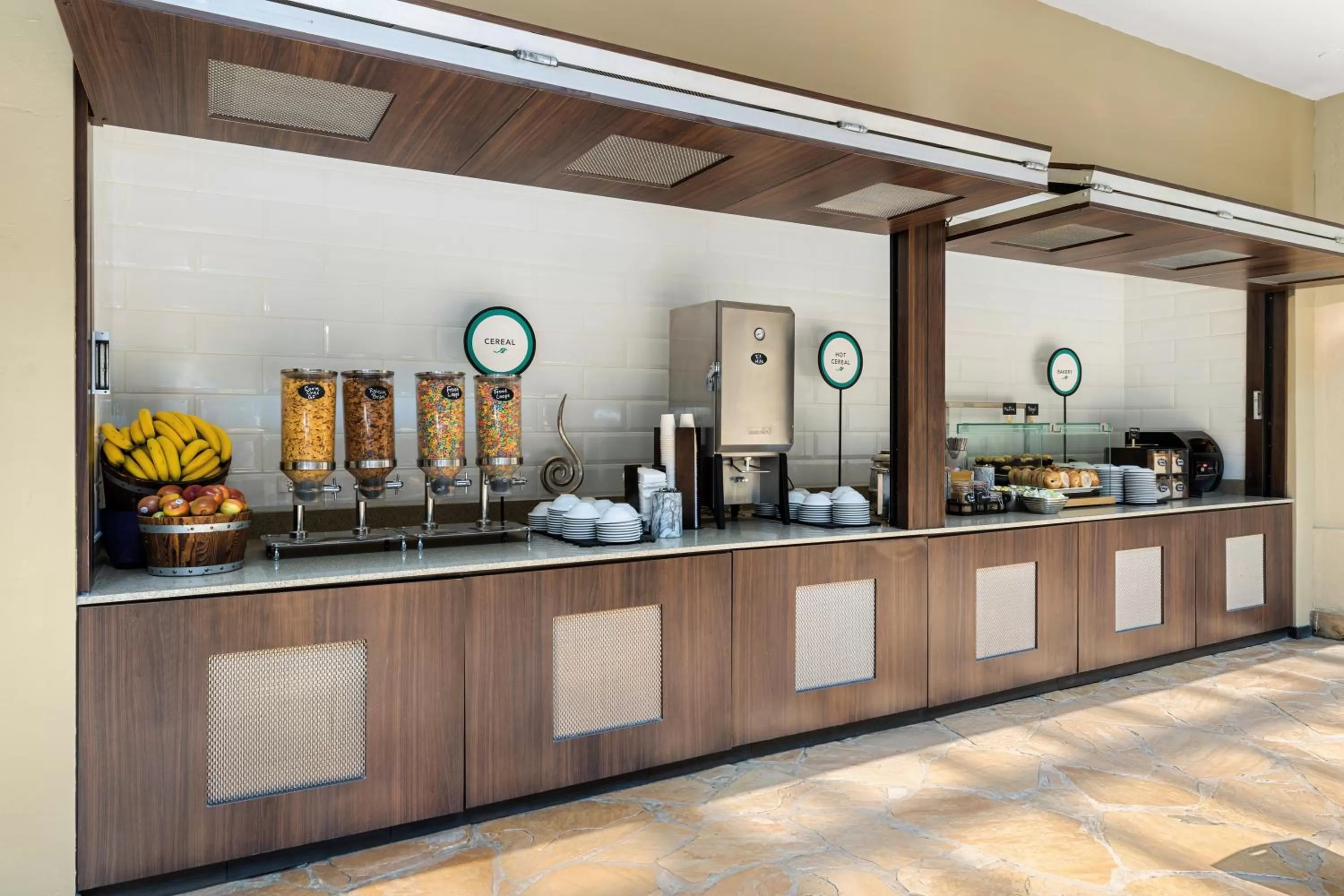 Breakfast in Embassy Suites by Hilton Los Angeles International Airport South