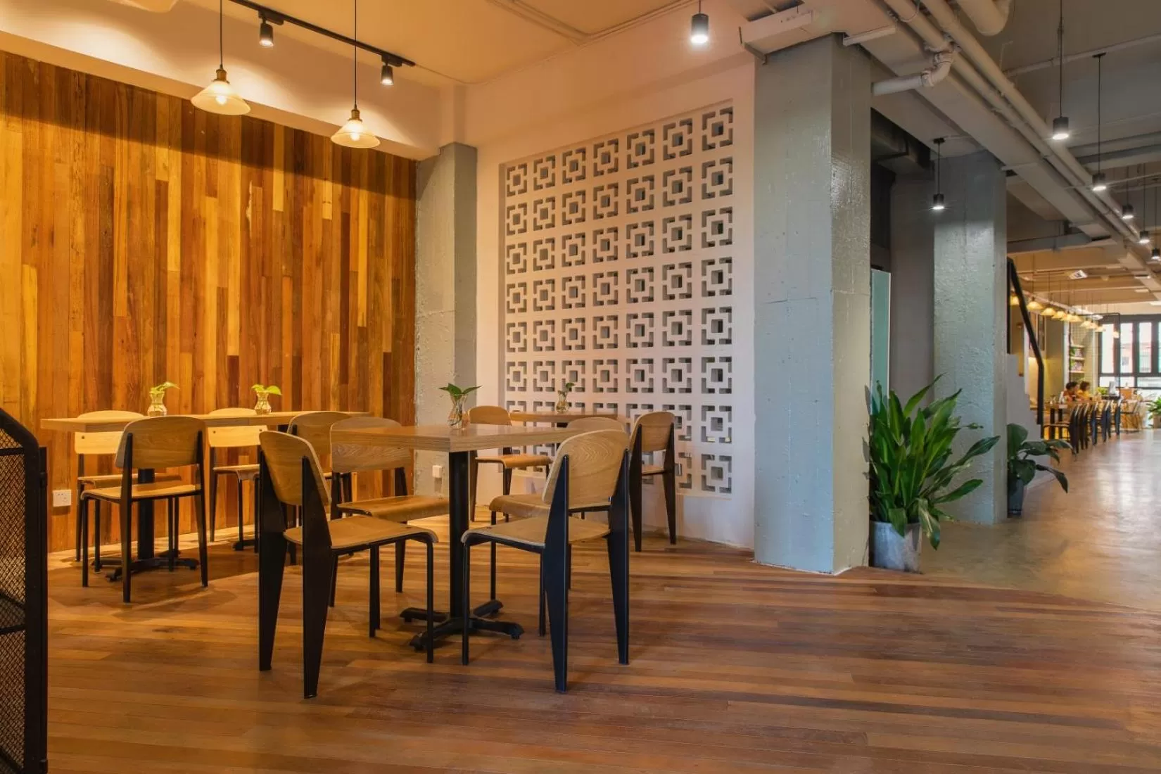 Restaurant/Places to Eat in Wander Hostel