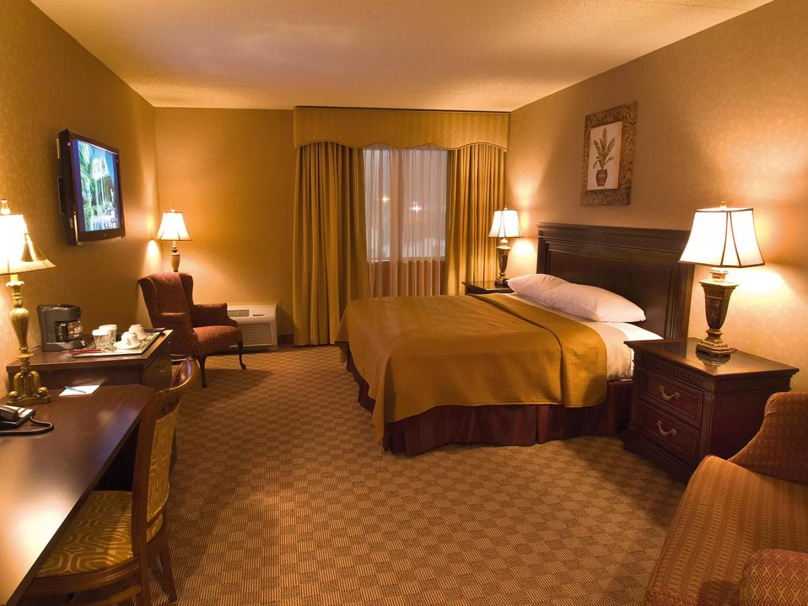 Photo of the whole room, Bed in Salvatores Grand Hotel