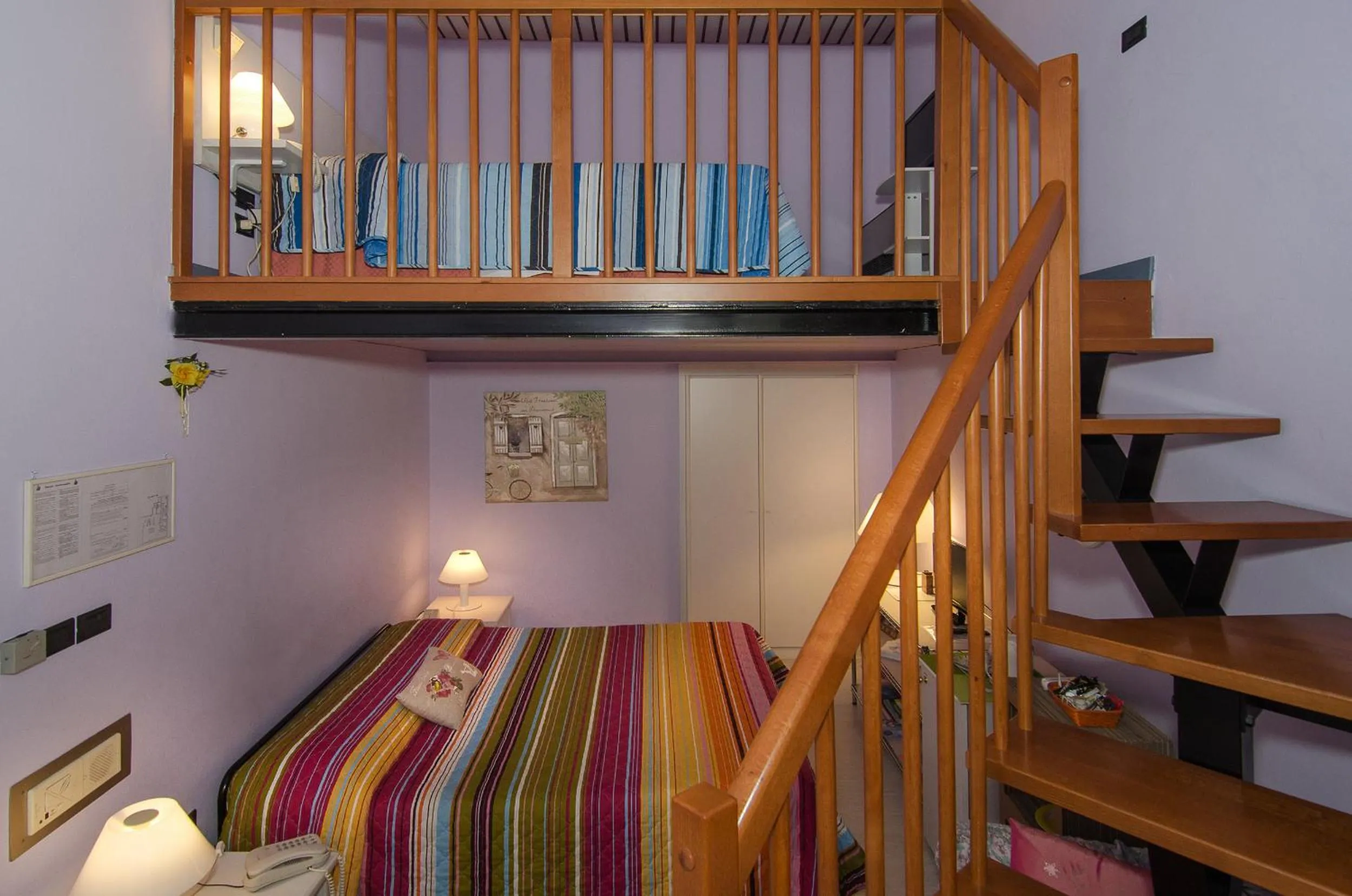 TV and multimedia, Bed in Hotel Rex