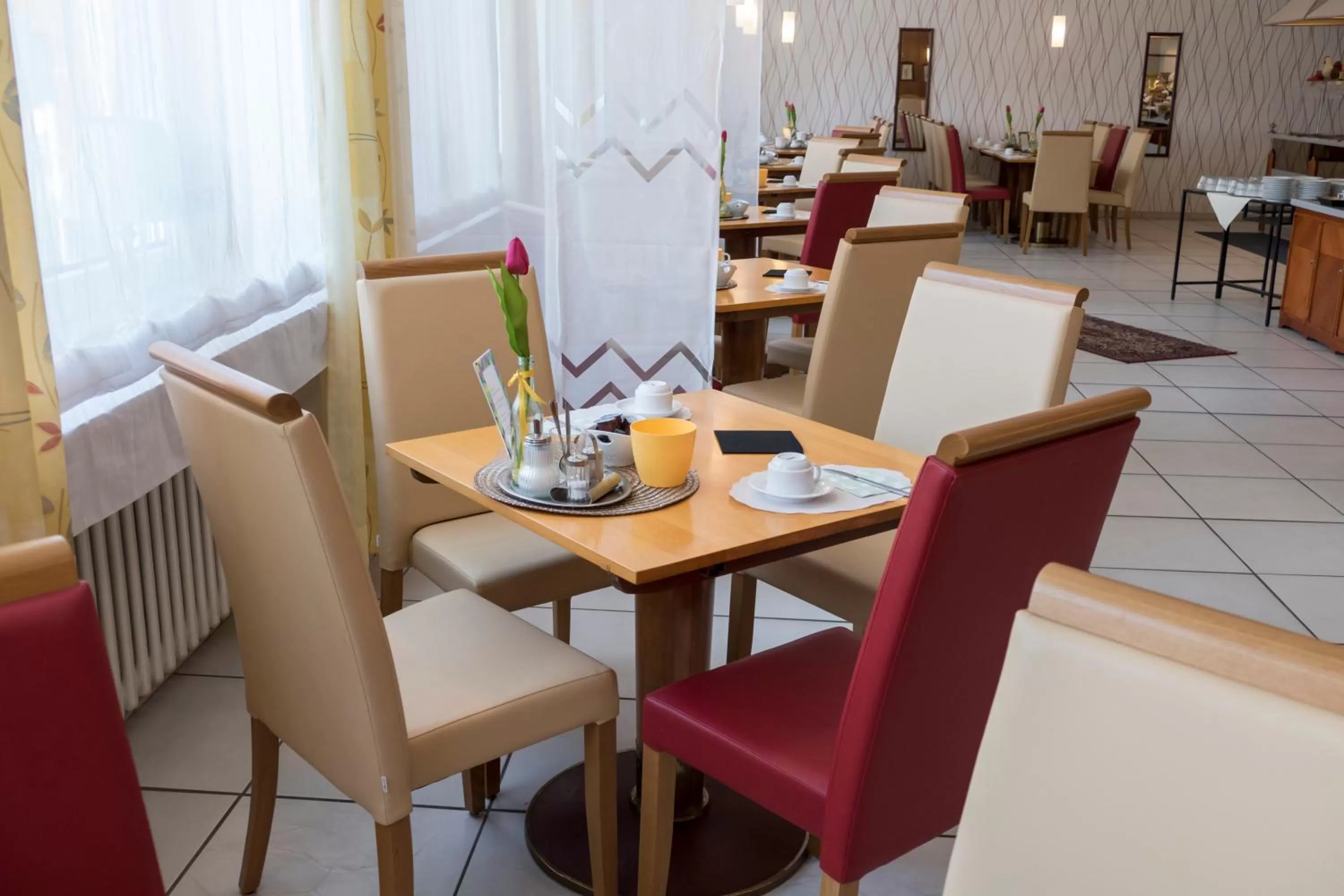 Restaurant/places to eat in Hotel Excelsior