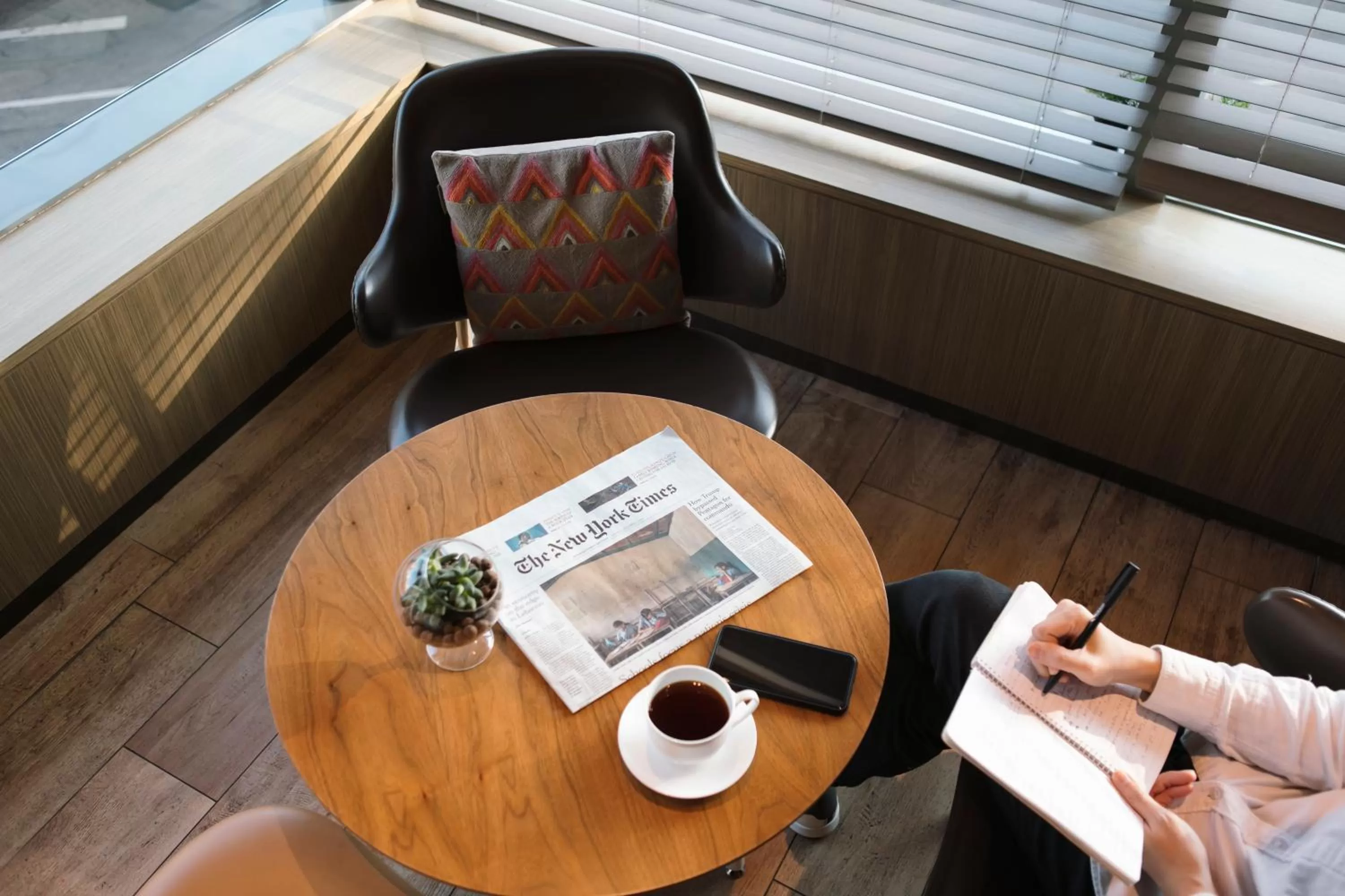 Restaurant/places to eat in Hotel Stage