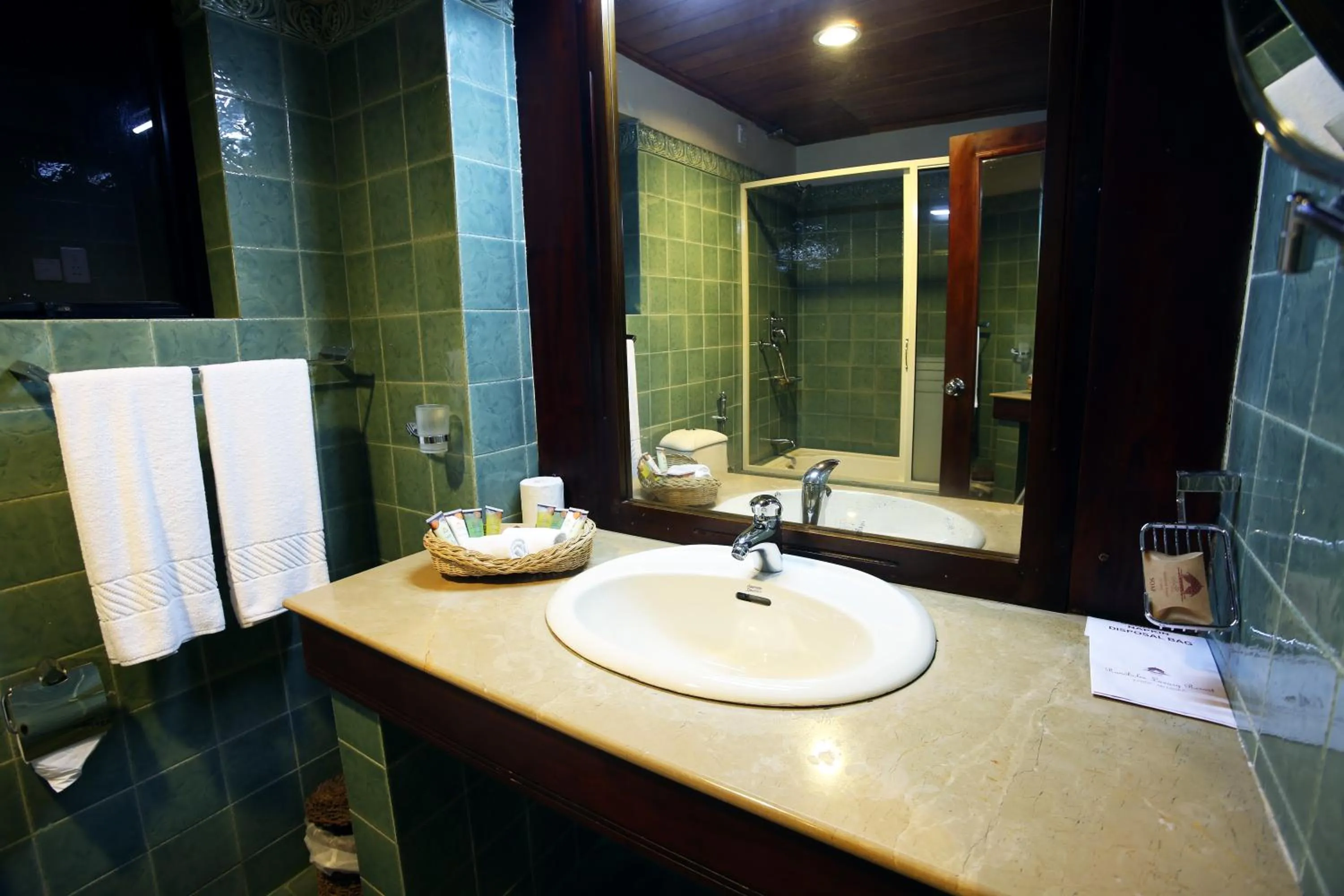 Bathroom in Randholee Resort & Spa