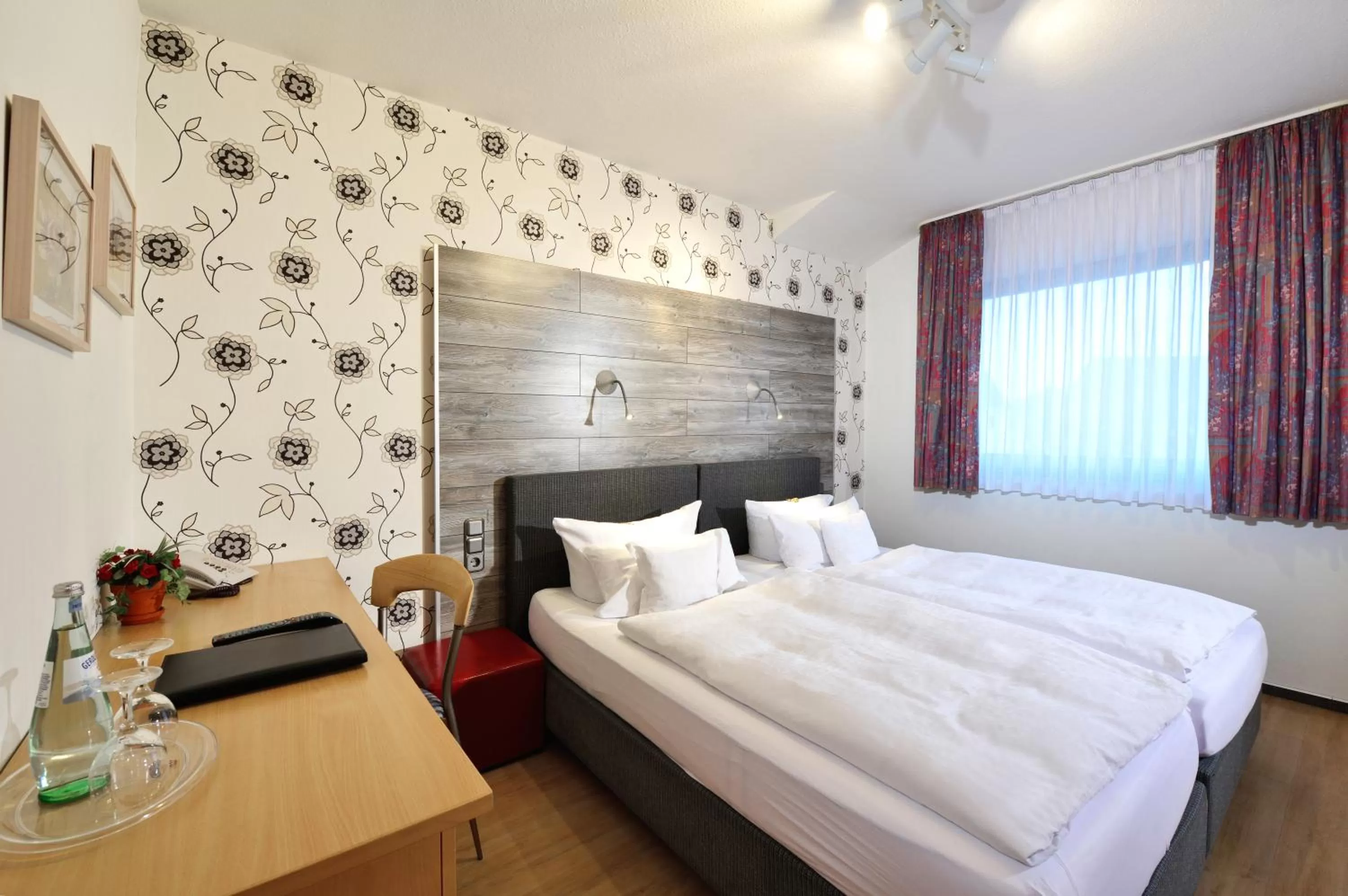 Photo of the whole room, Bed in Hotel & Wirtshaus Hansen