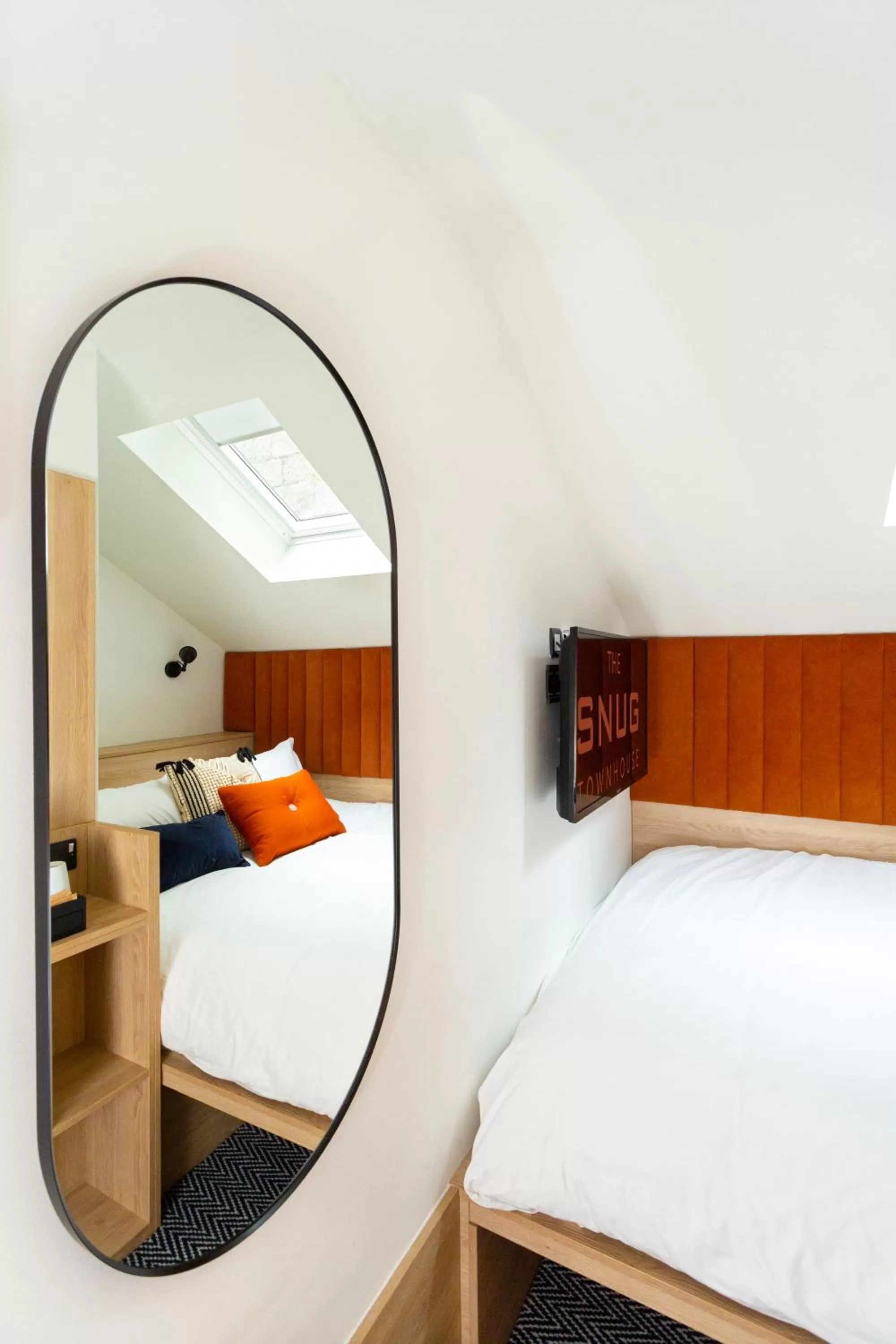 Bed in The Snug Townhouse