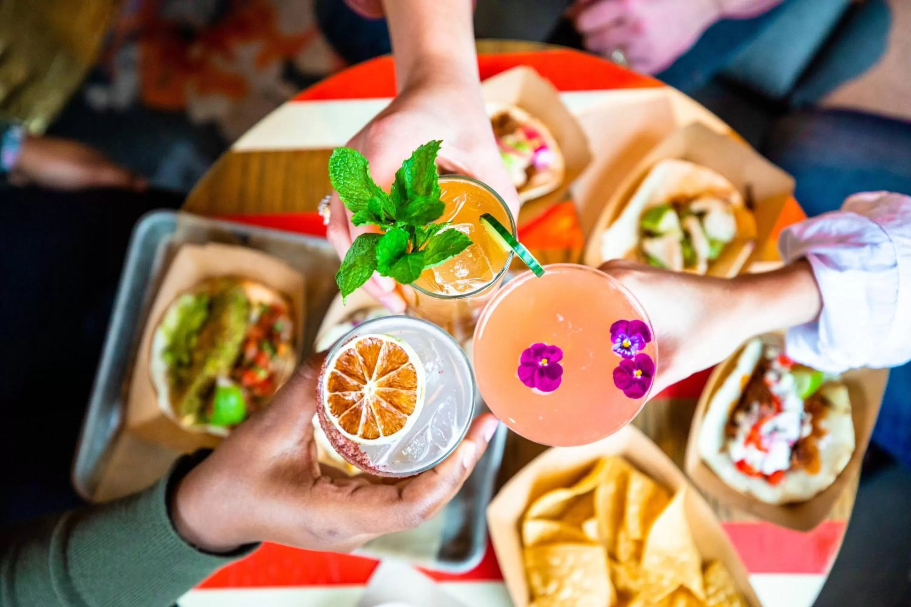 Lounge or bar in Moxy Louisville Downtown