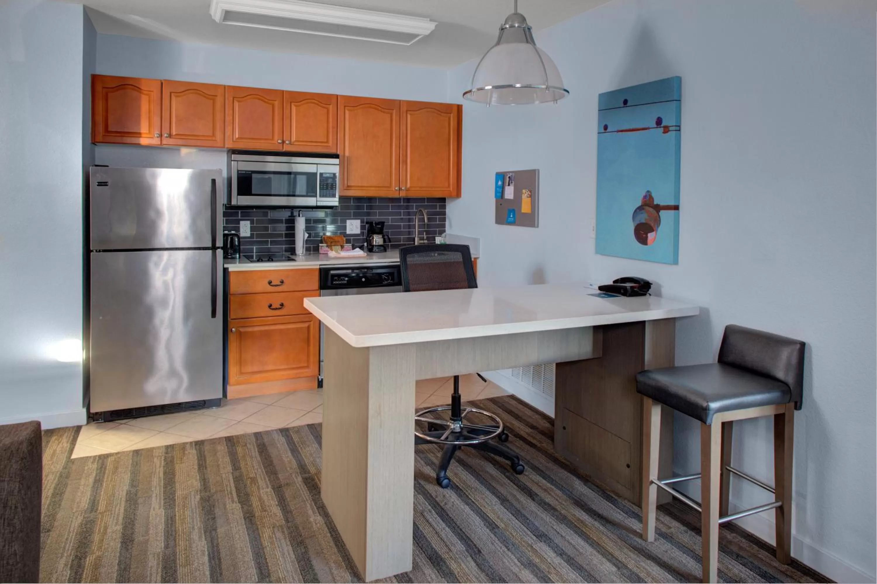 Queen Room with Accessible Tub - Disability Access in Hyatt House Philadelphia/Plymouth Meeting