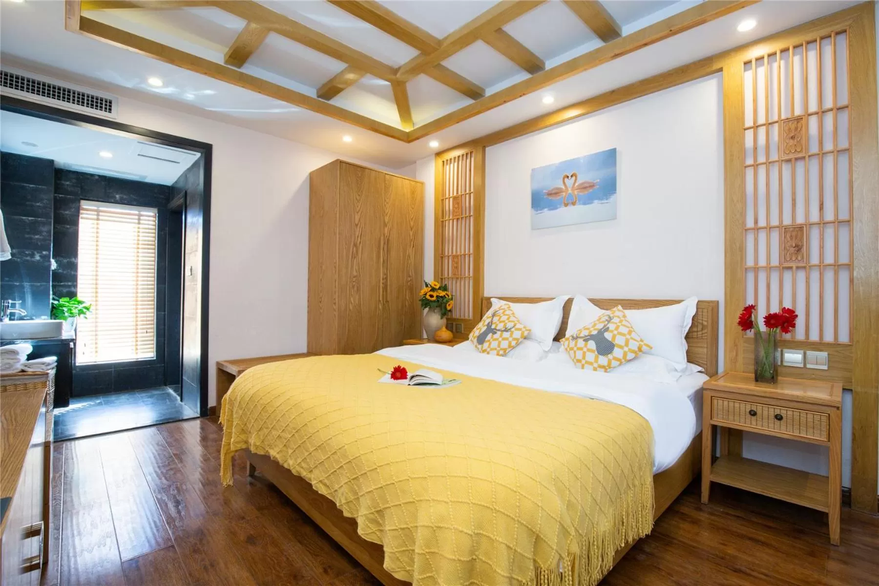 Bedroom, Bed in Lijiang Gemmer Hotel