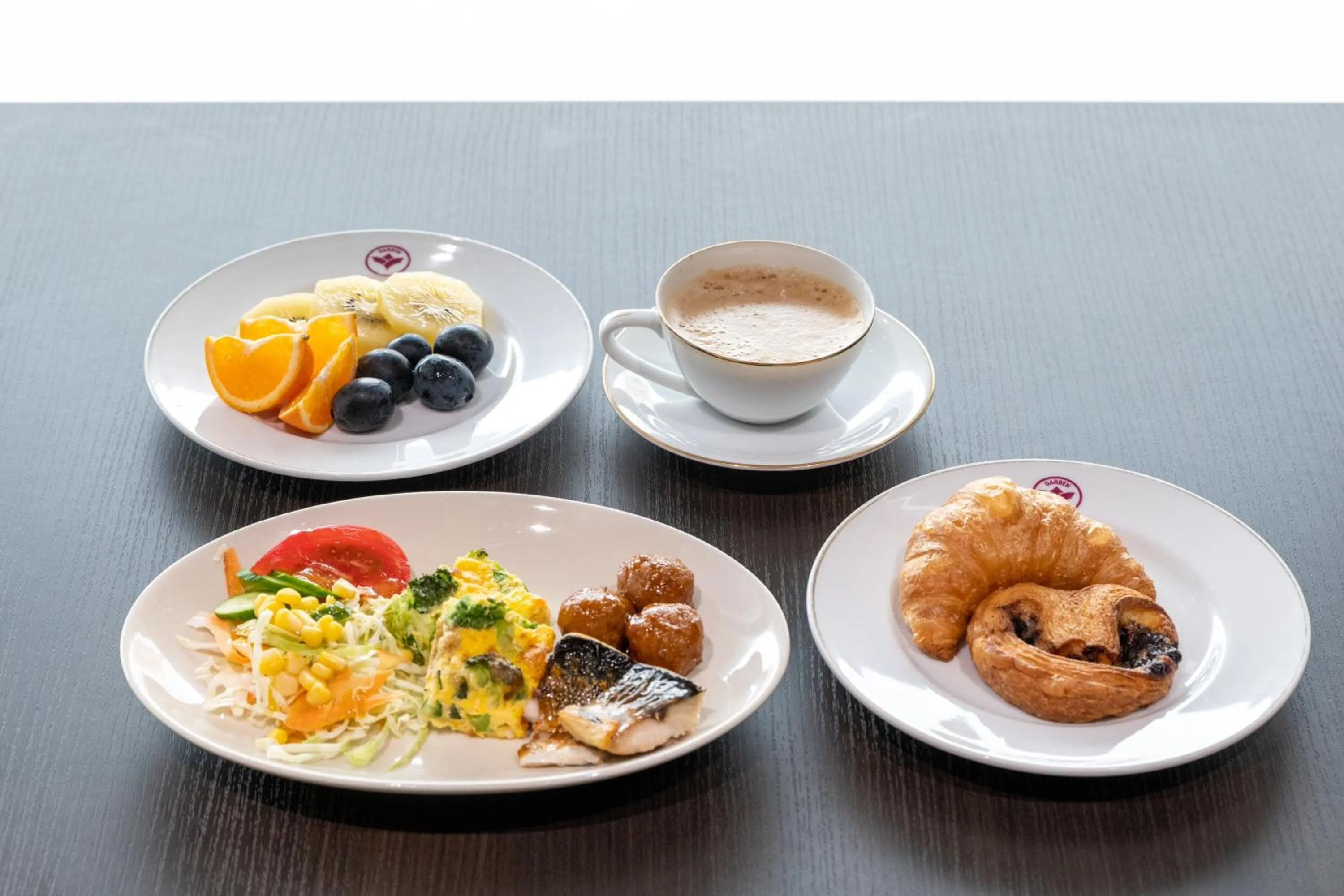 Restaurant/places to eat in Hotel Sun