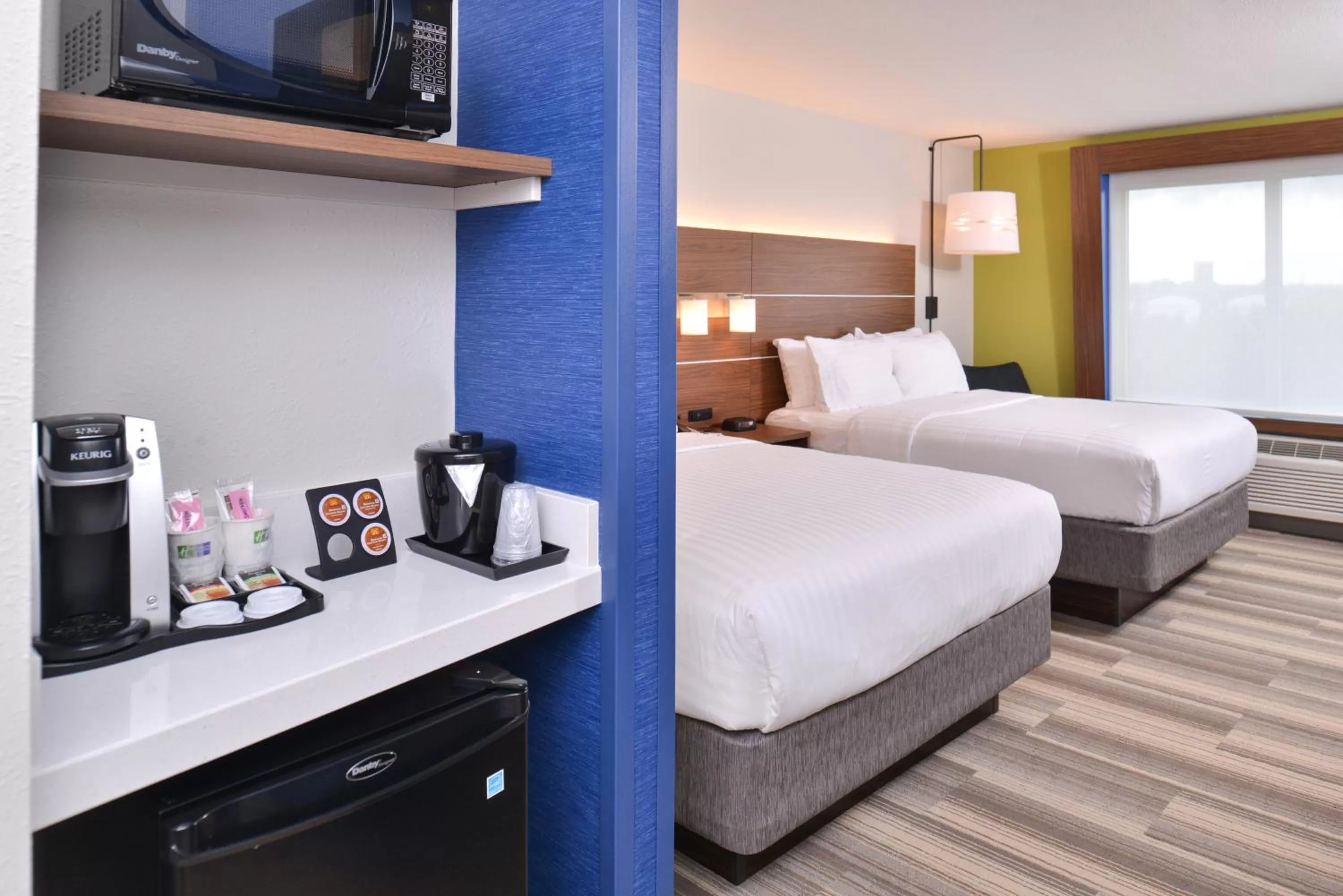 Photo of the whole room, Bed in Holiday Inn Express & Suites Omaha Airport by IHG
