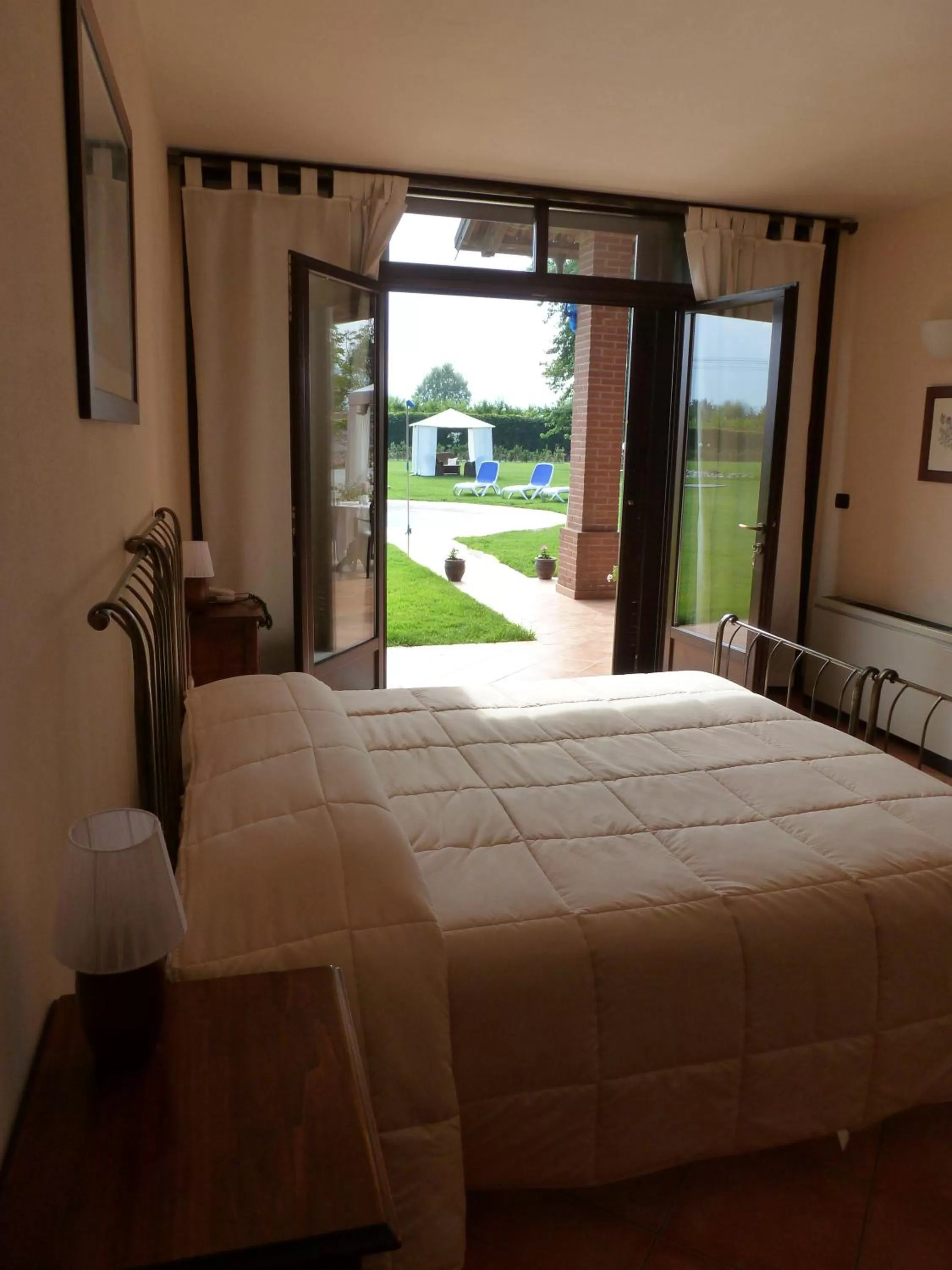 Bed in Albergo Cosmera