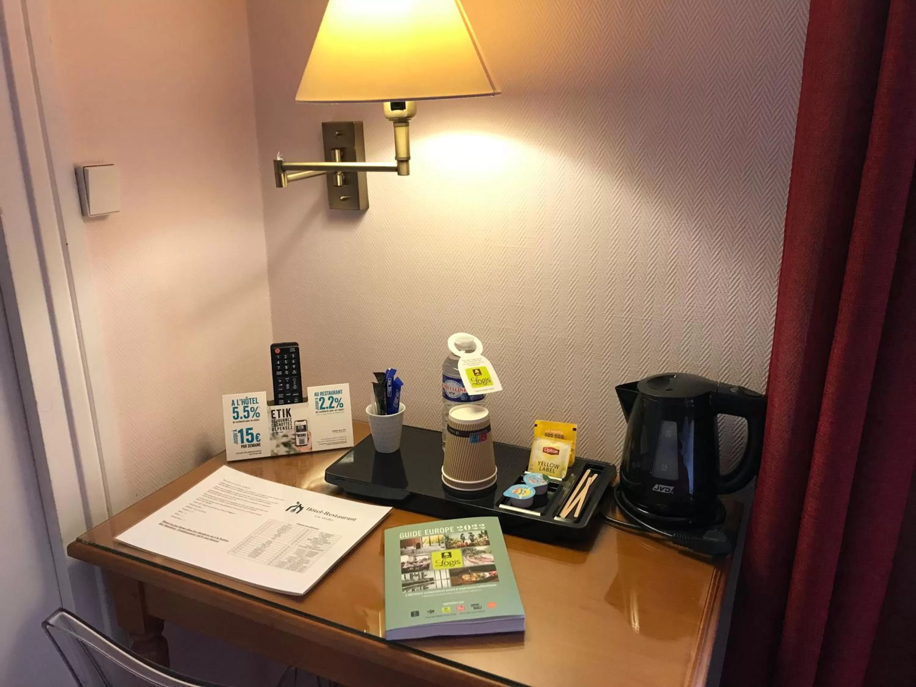 Logis Hôtel Les Airelles Neufchâtel En Bray