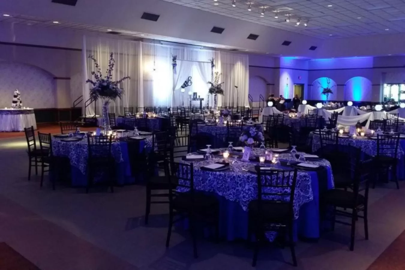 Banquet/Function facilities, Restaurant/Places to Eat in Potawatomi Inn & Cabins